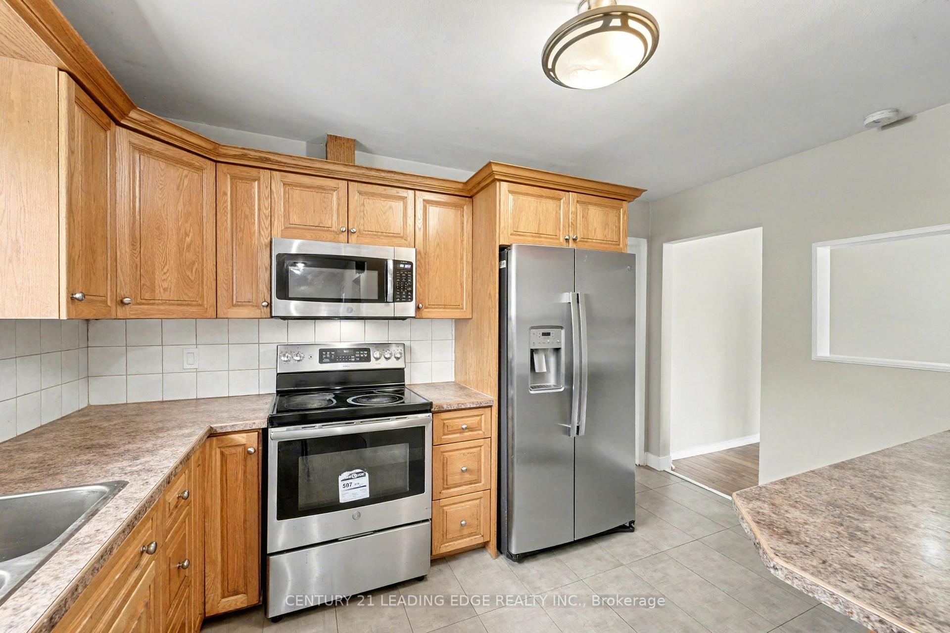 Photo 8 of 171 Phillip Murray Avenue, Oshawa, Lakeview — HOMEH
