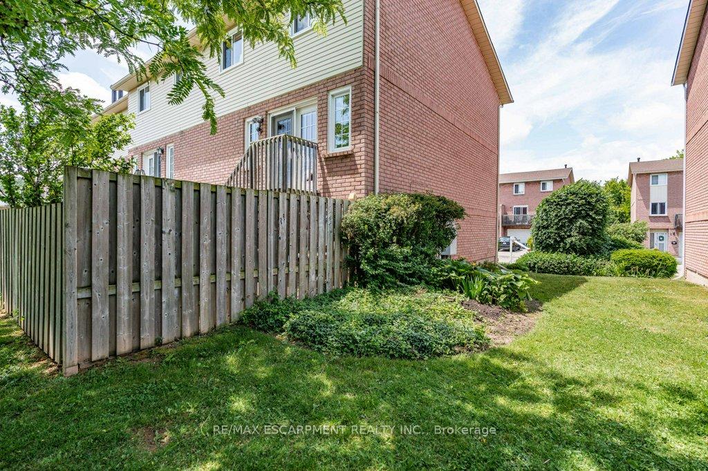 Photo 14 of Unit 19, 29 Heritage Drive, Hamilton, Fruitland — HOMEH