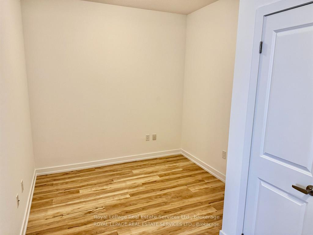 Photo 8 of Unit 1012, 460 Dundas Street E, Hamilton, Waterdown — HOMEH