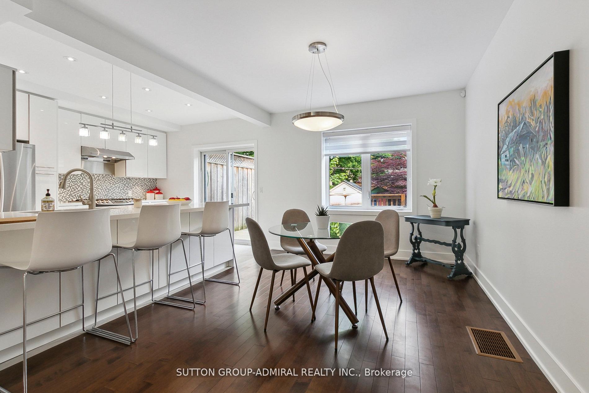 Photo 9 of 34 Elvina Gardens, Toronto, Mount Pleasant East — HOMEH
