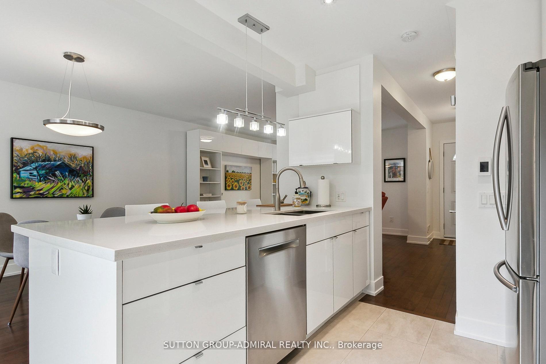 Photo 5 of 34 Elvina Gardens, Toronto, Mount Pleasant East — HOMEH