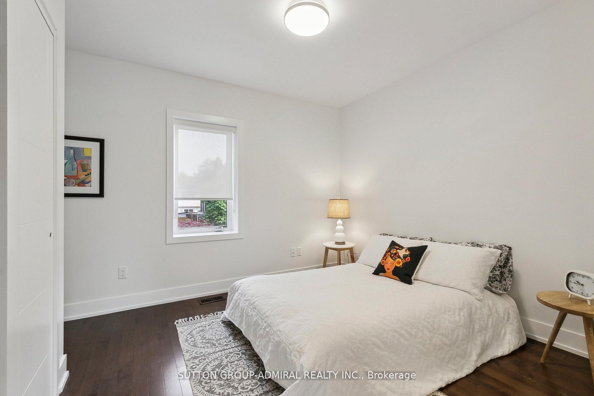 Photo 6 of 34 Elvina Gardens, Toronto, Mount Pleasant East — HOMEH