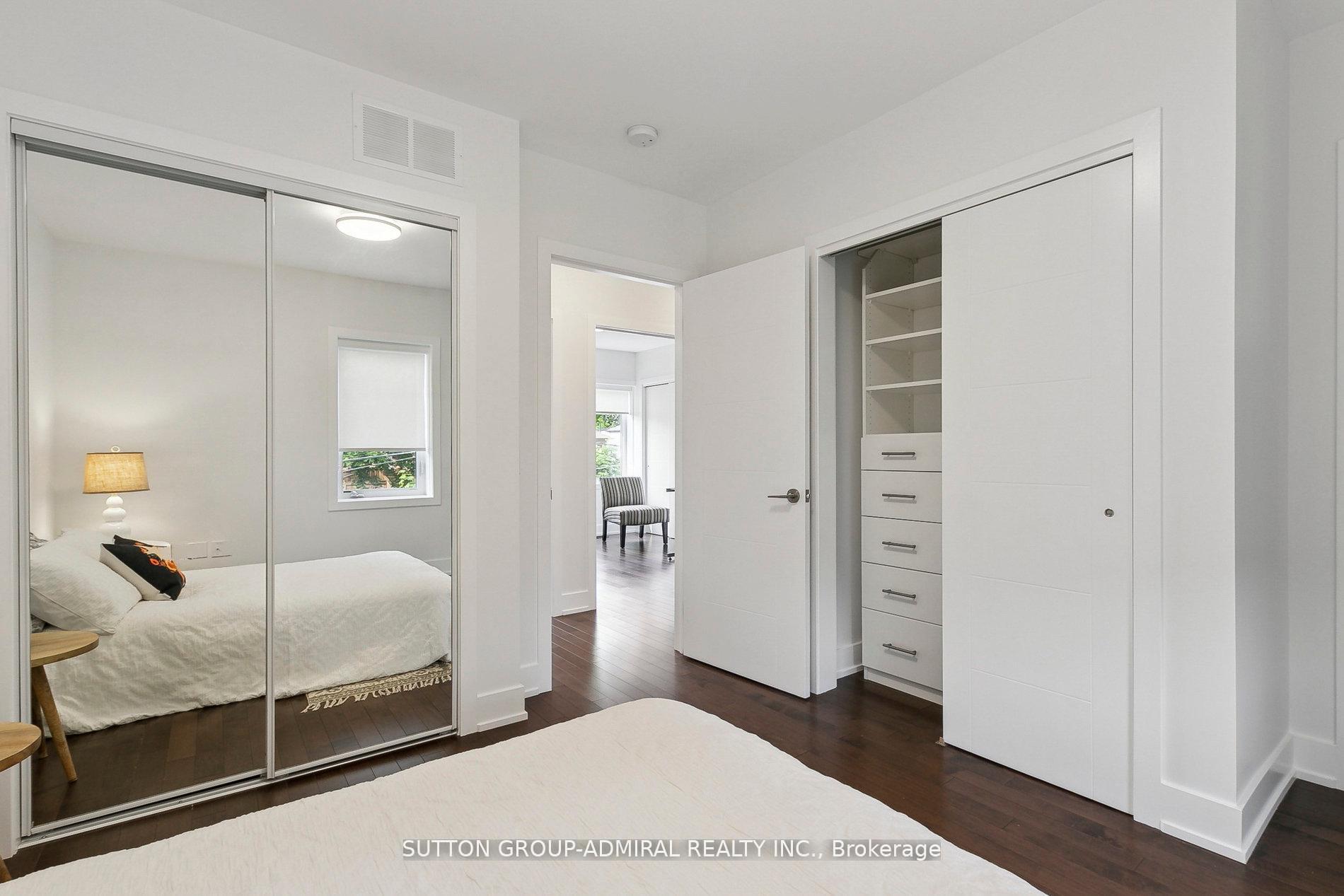 Photo 20 of 34 Elvina Gardens, Toronto, Mount Pleasant East — HOMEH