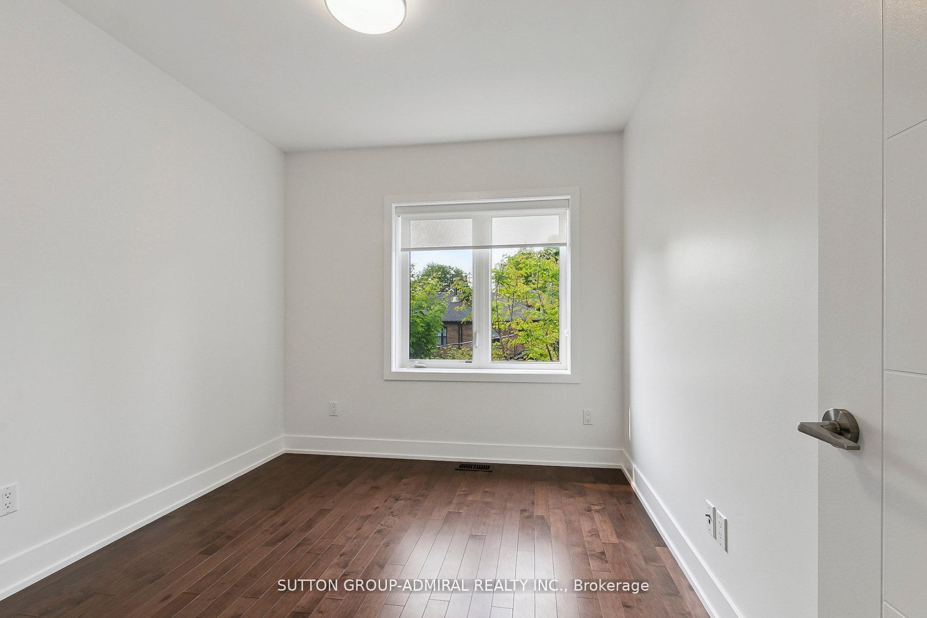 Photo 19 of 34 Elvina Gardens, Toronto, Mount Pleasant East — HOMEH