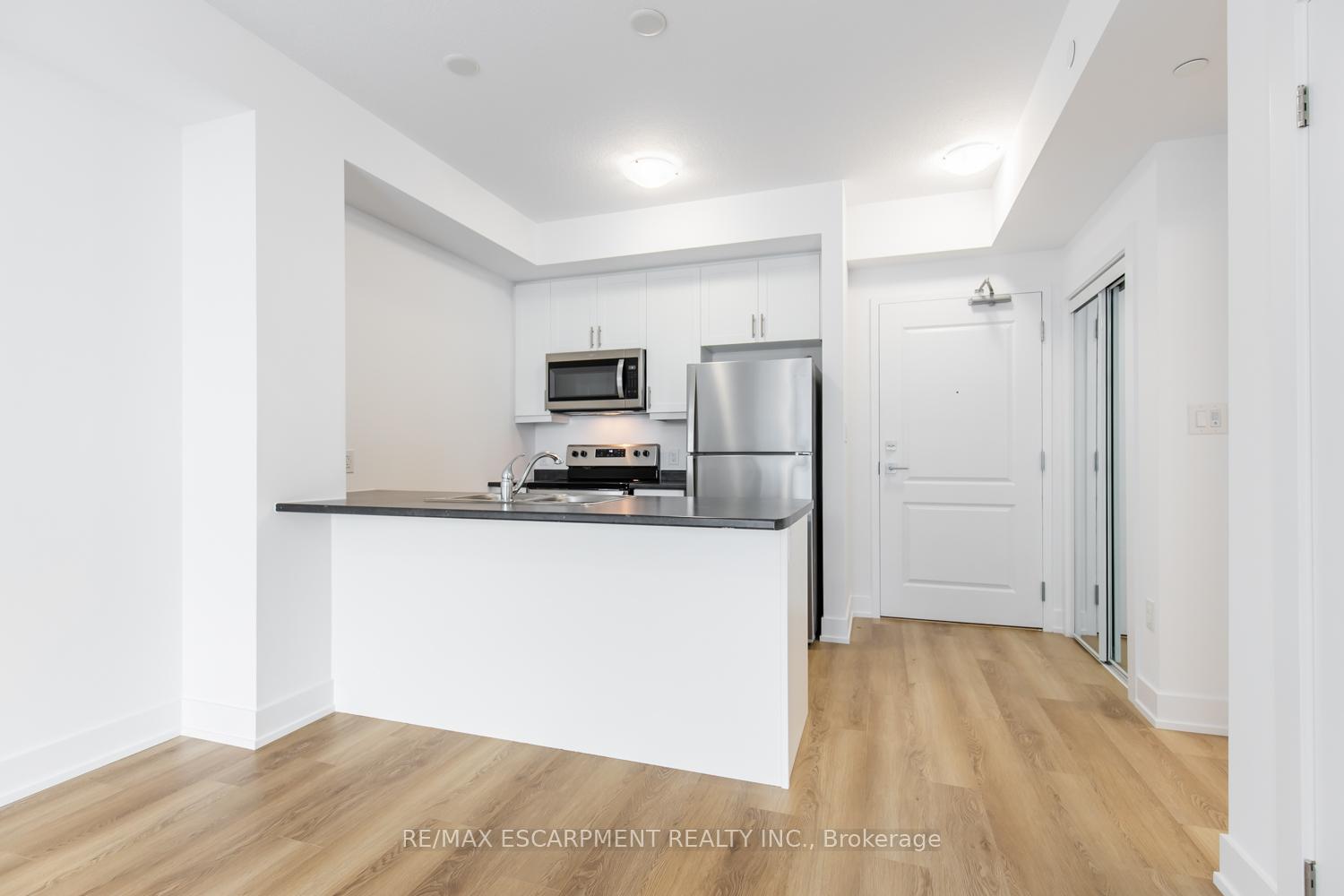 Photo 2 of Unit 424, 470 Dundas Street E, Hamilton, Waterdown — HOMEH