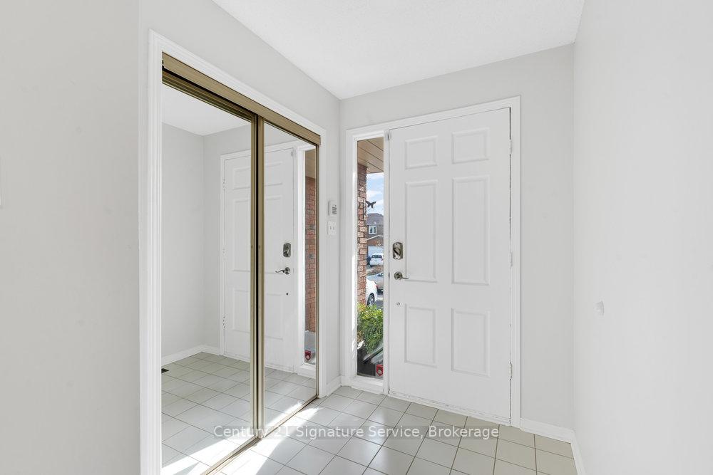 Photo 2 of 80 Dutch Crescent, Brampton, Fletcher's Creek South — HOMEH