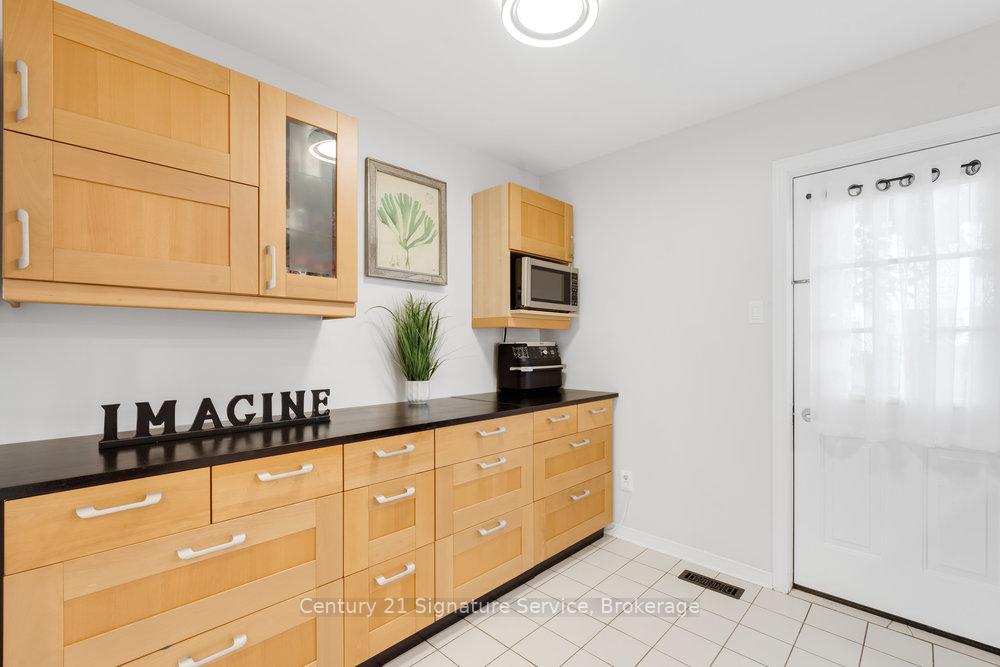 Photo 10 of 80 Dutch Crescent, Brampton, Fletcher's Creek South — HOMEH