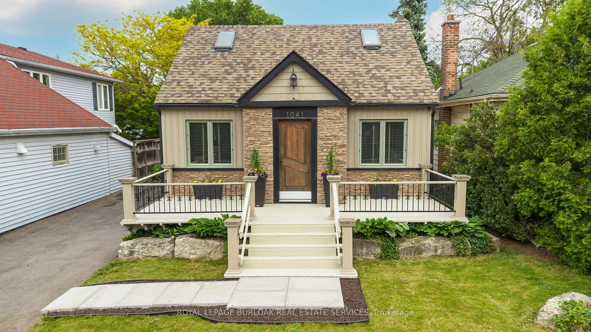 Photo 28 of 1041 Plains View Avenue, Burlington, Bayview — HOMEH