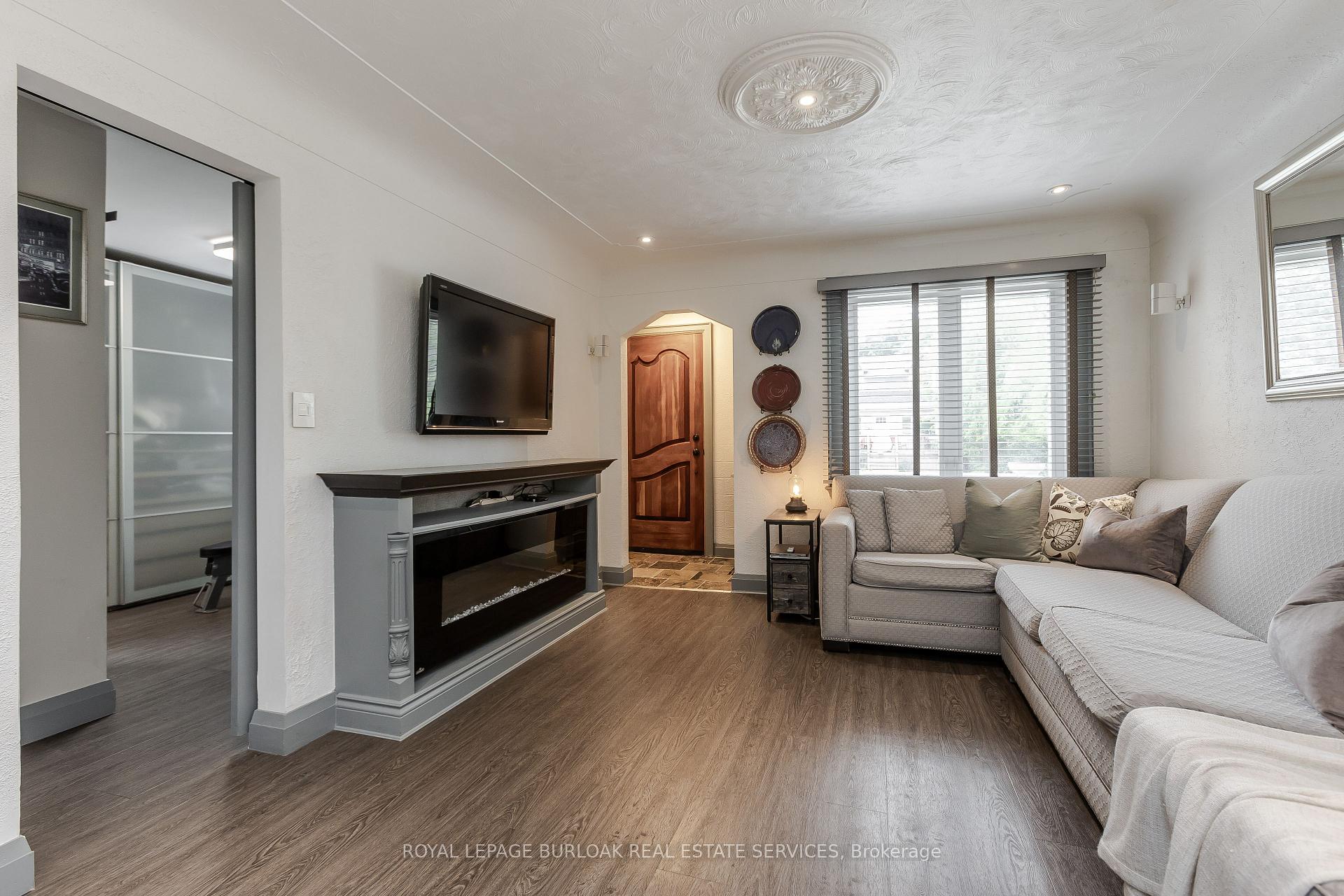 Photo 30 of 1041 Plains View Avenue, Burlington, Bayview — HOMEH