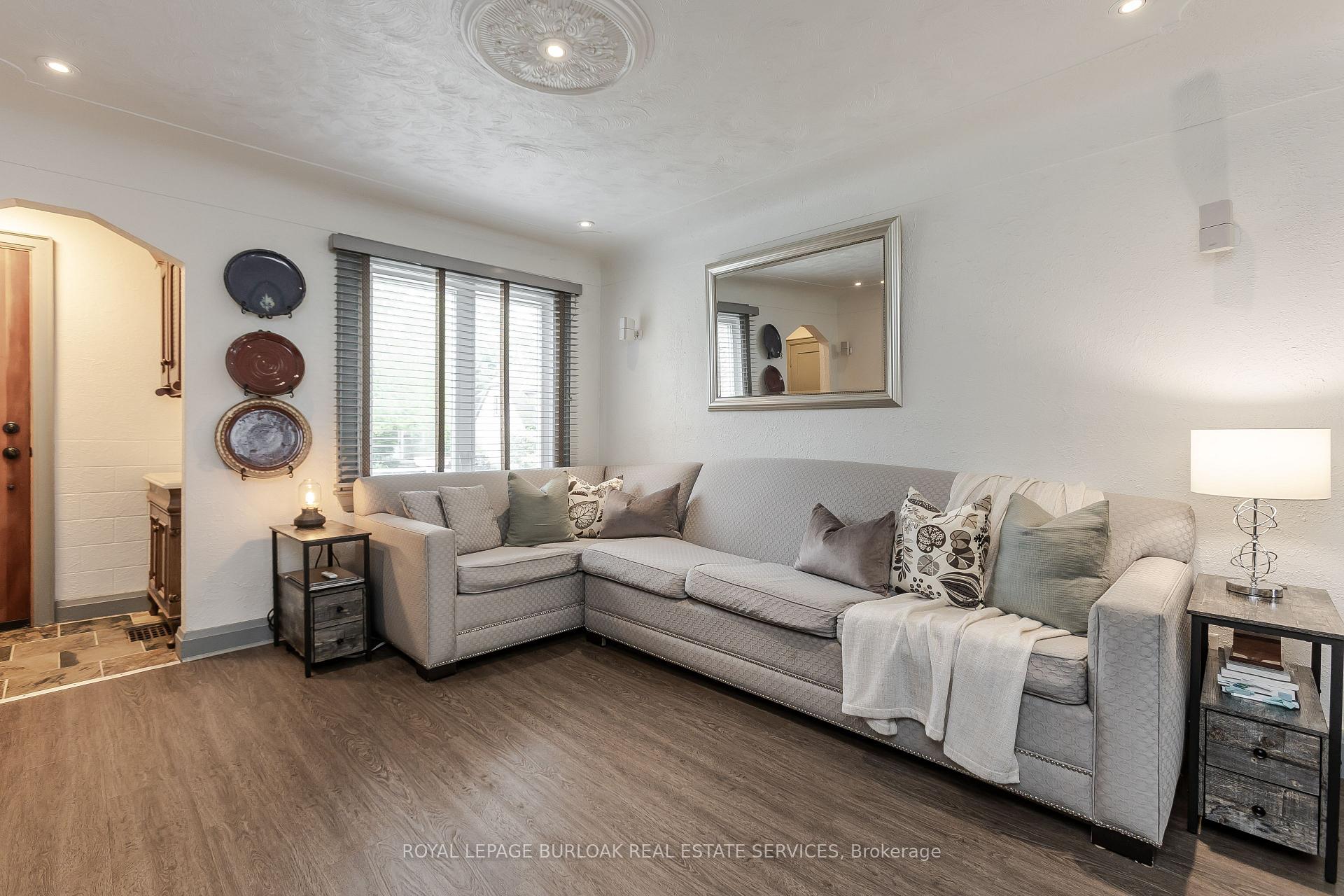 Photo 6 of 1041 Plains View Avenue, Burlington, Bayview — HOMEH