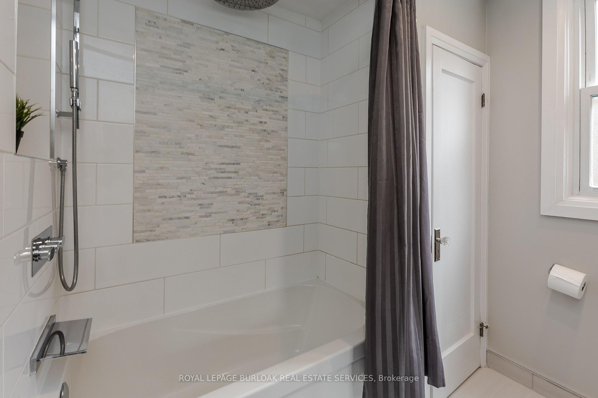 Photo 20 of 1041 Plains View Avenue, Burlington, Bayview — HOMEH