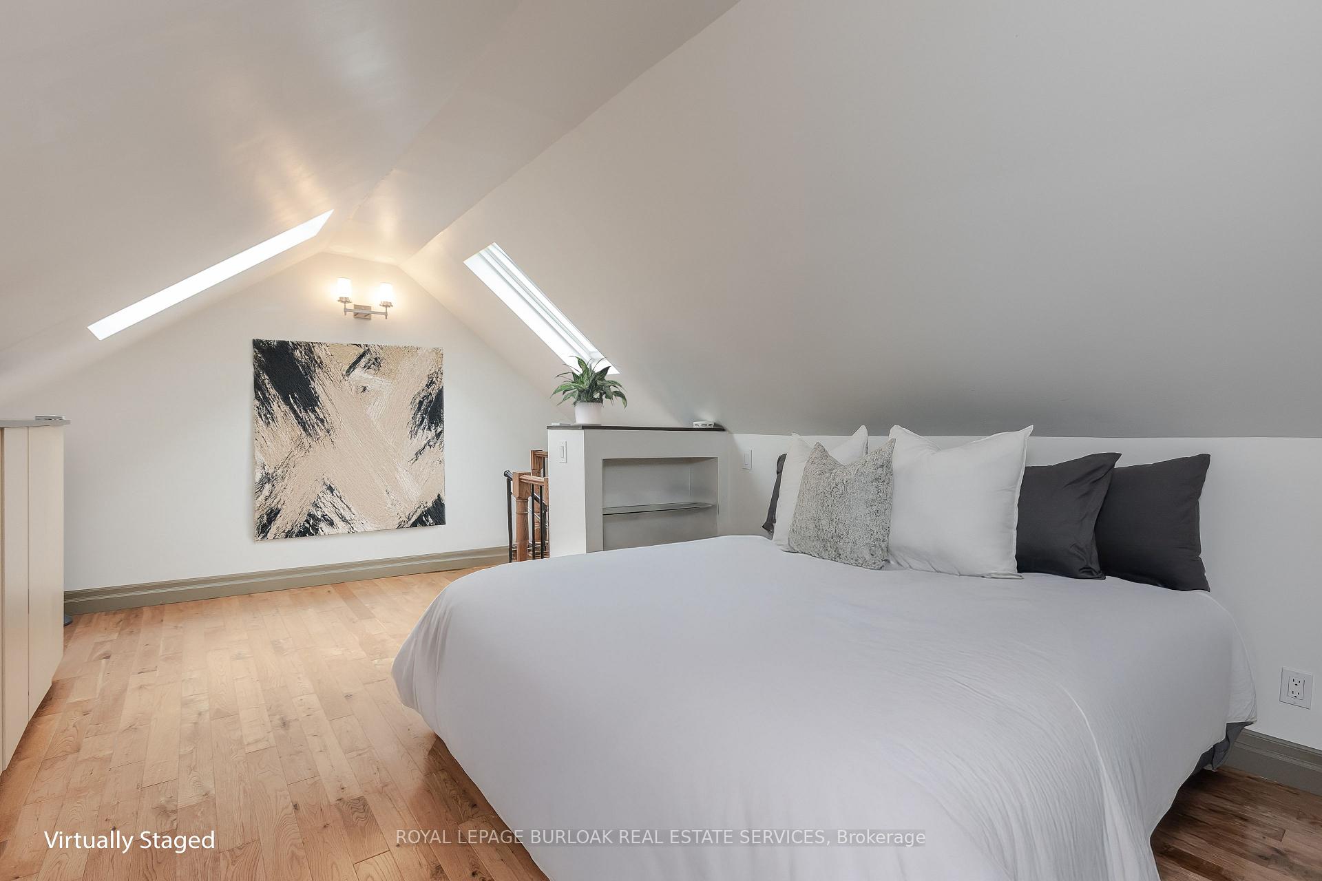 Photo 12 of 1041 Plains View Avenue, Burlington, Bayview — HOMEH