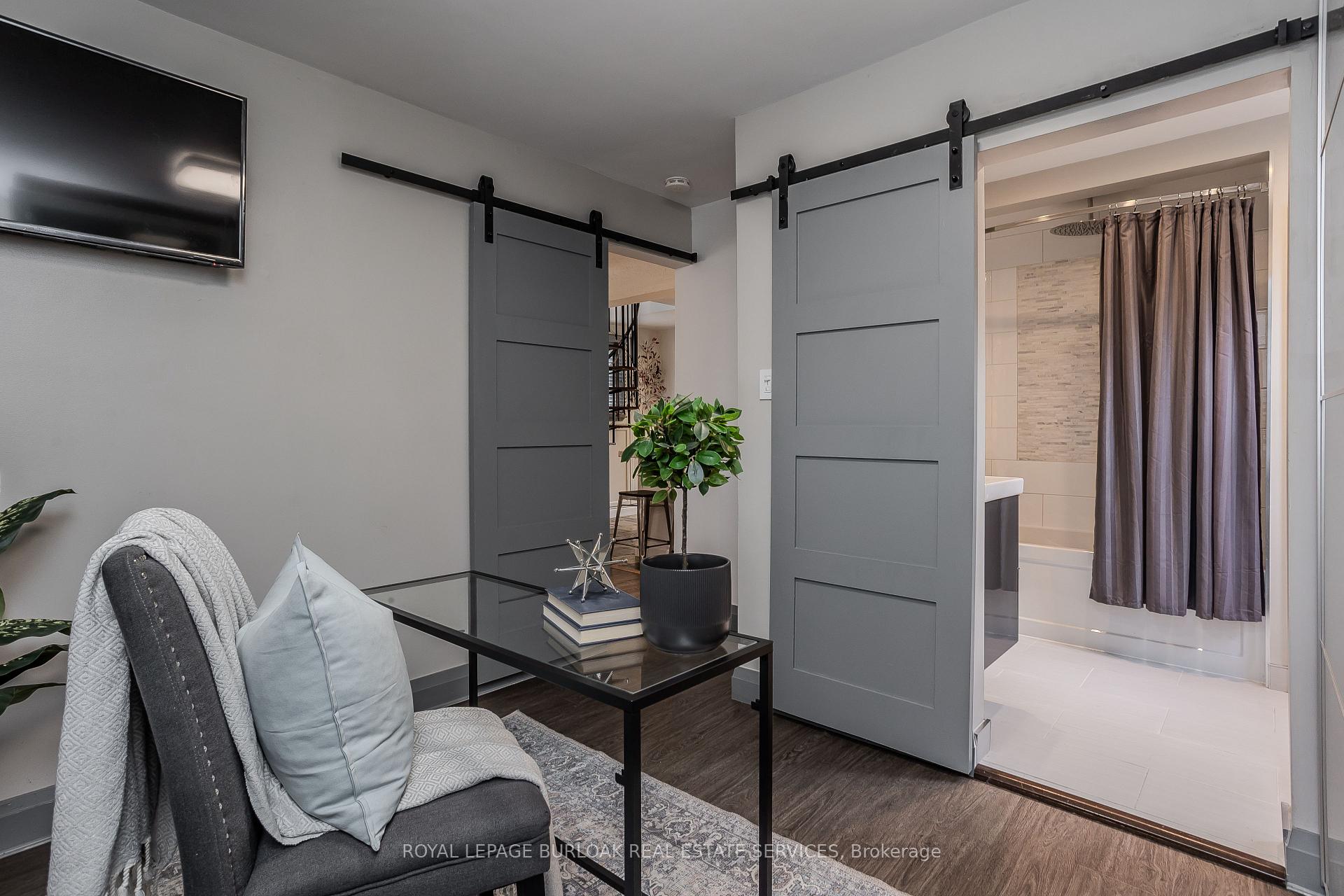 Photo 14 of 1041 Plains View Avenue, Burlington, Bayview — HOMEH