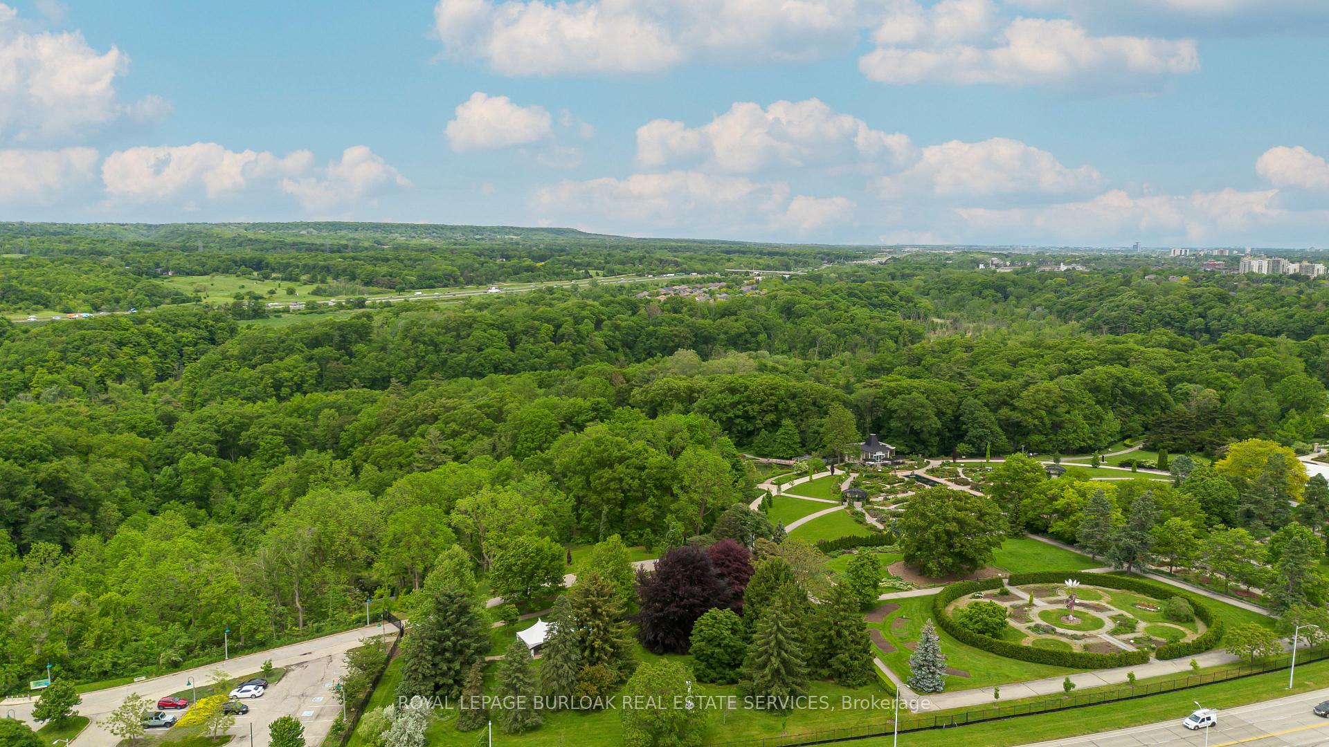 Photo 21 of 1041 Plains View Avenue, Burlington, Bayview — HOMEH