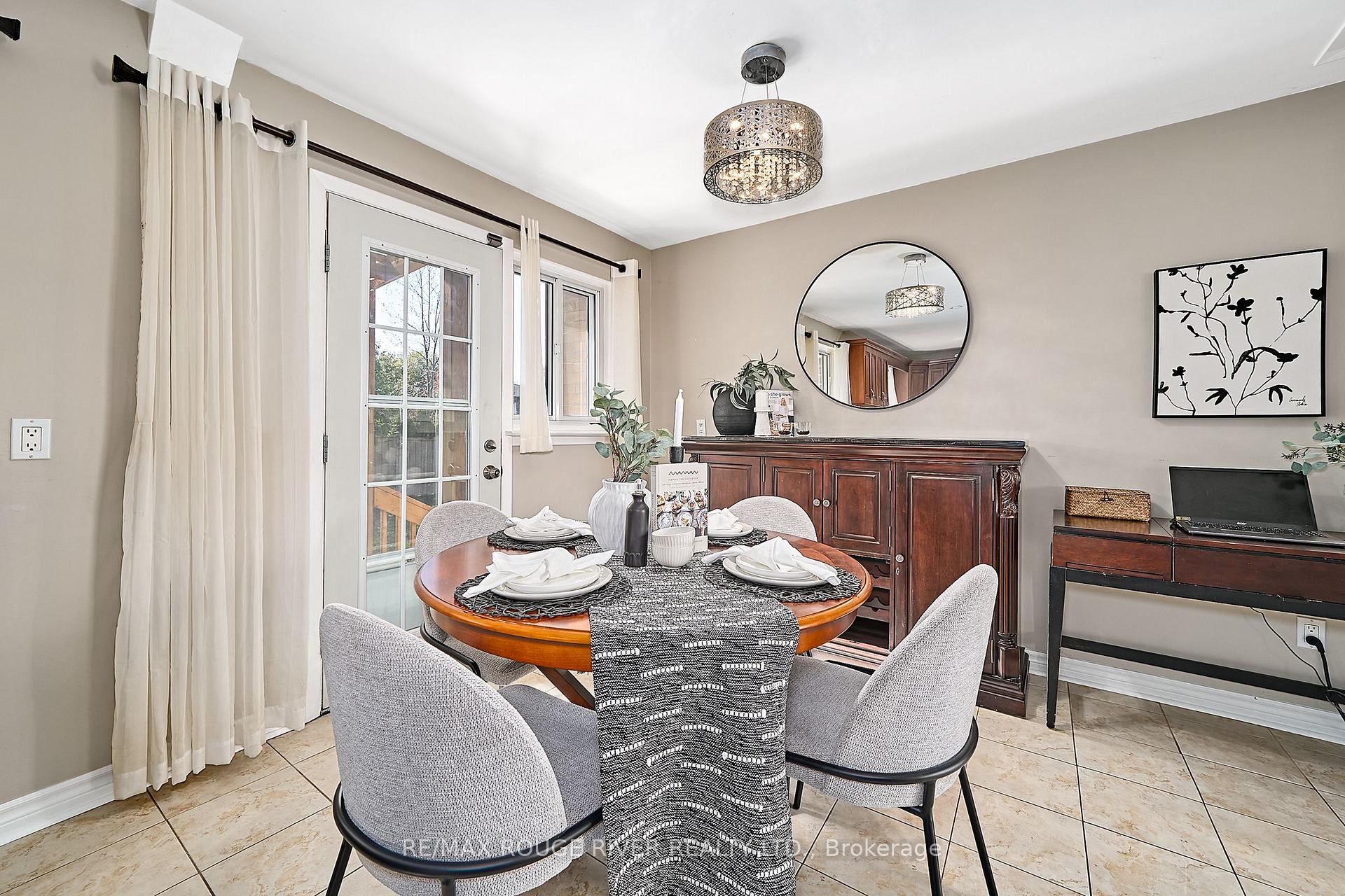 Photo 31 of 718 Gibbons Street, Oshawa, Northglen — HOMEH