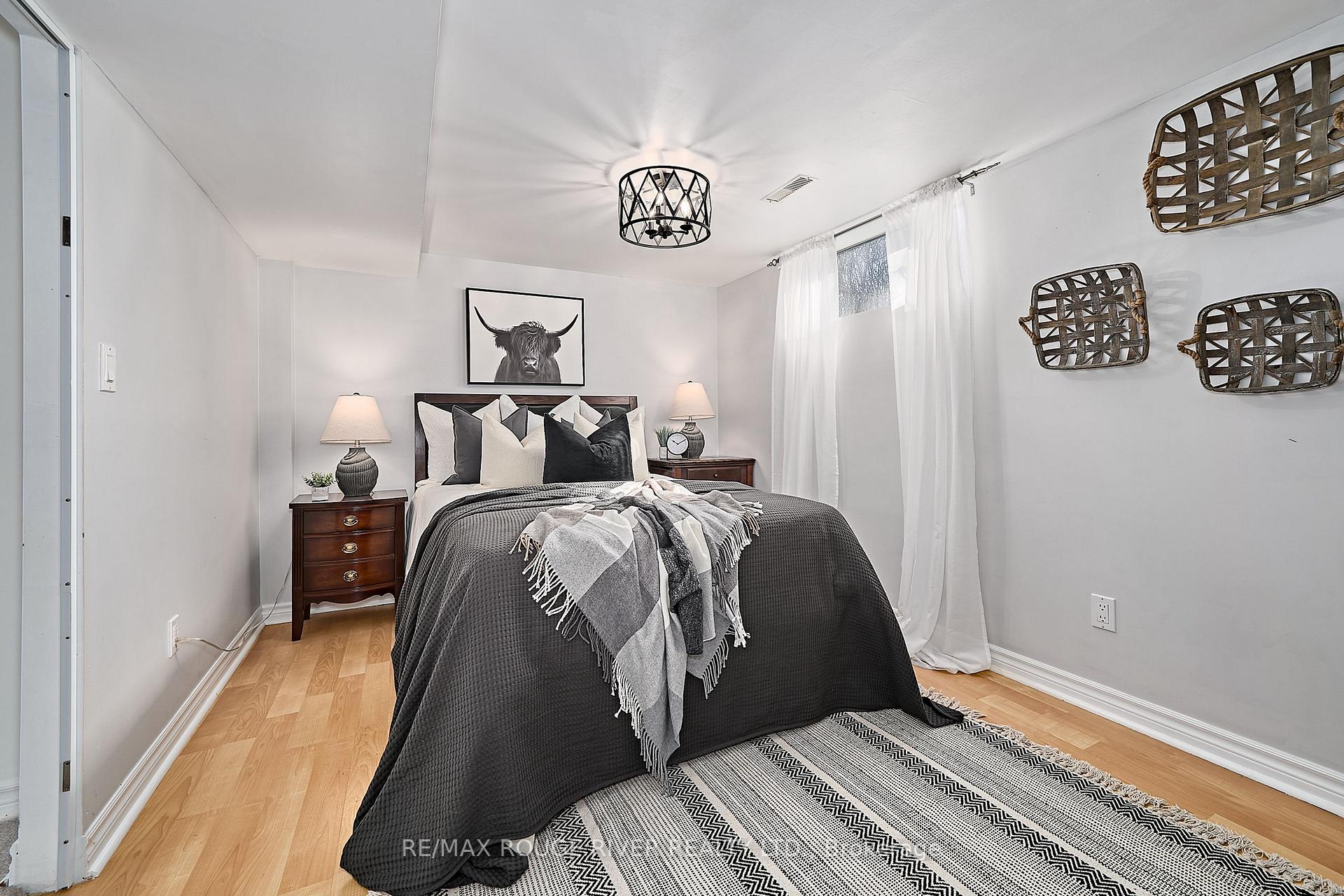 Photo 35 of 718 Gibbons Street, Oshawa, Northglen — HOMEH