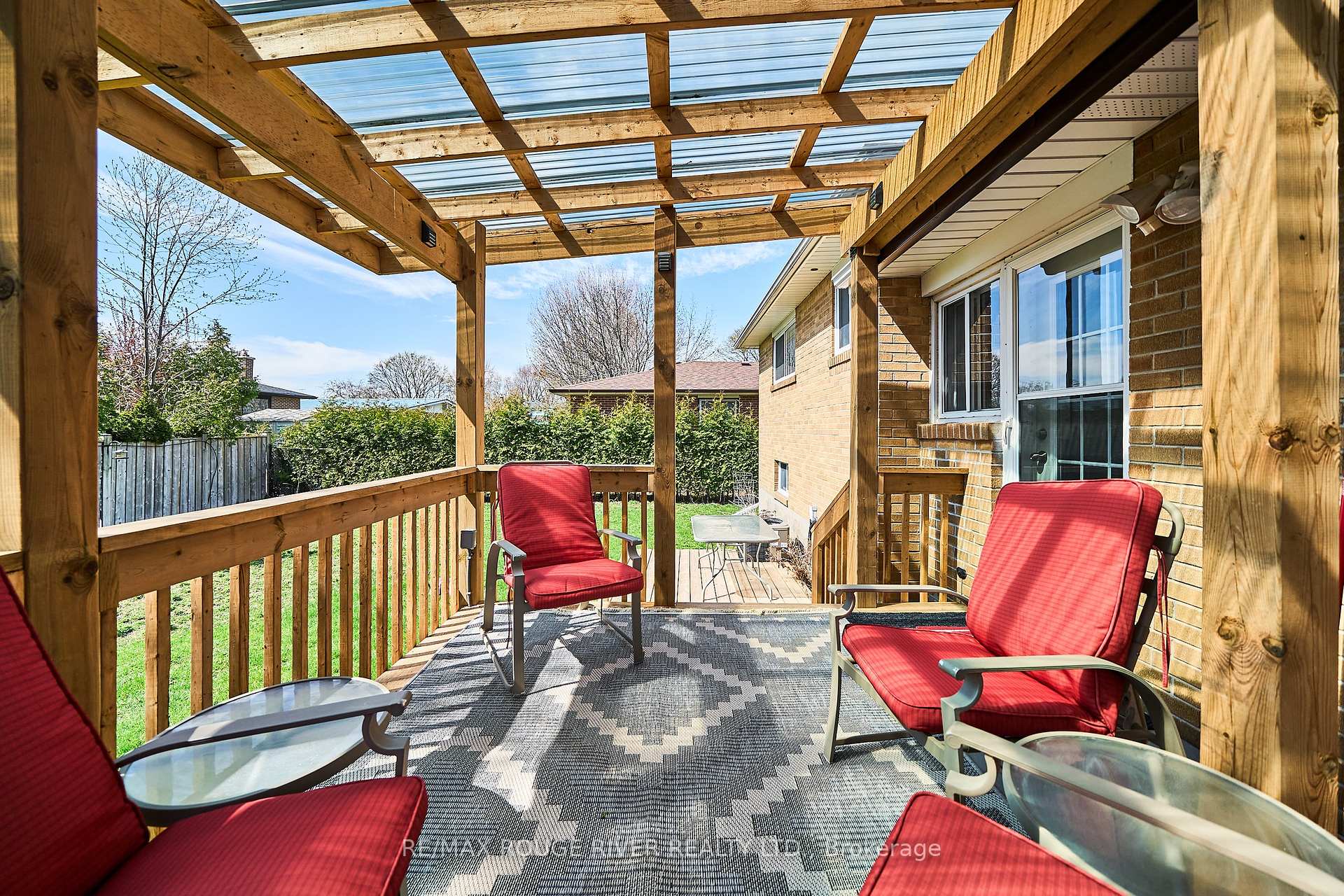Photo 13 of 718 Gibbons Street, Oshawa, Northglen — HOMEH