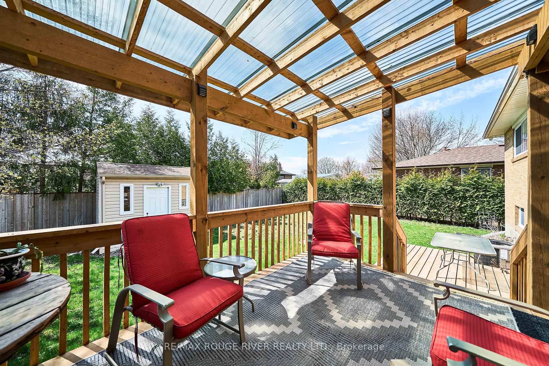 Photo 24 of 718 Gibbons Street, Oshawa, Northglen — HOMEH