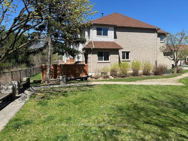 Photo 5 of Unit 11, 75 Ryans Way, Hamilton, Waterdown — HOMEH