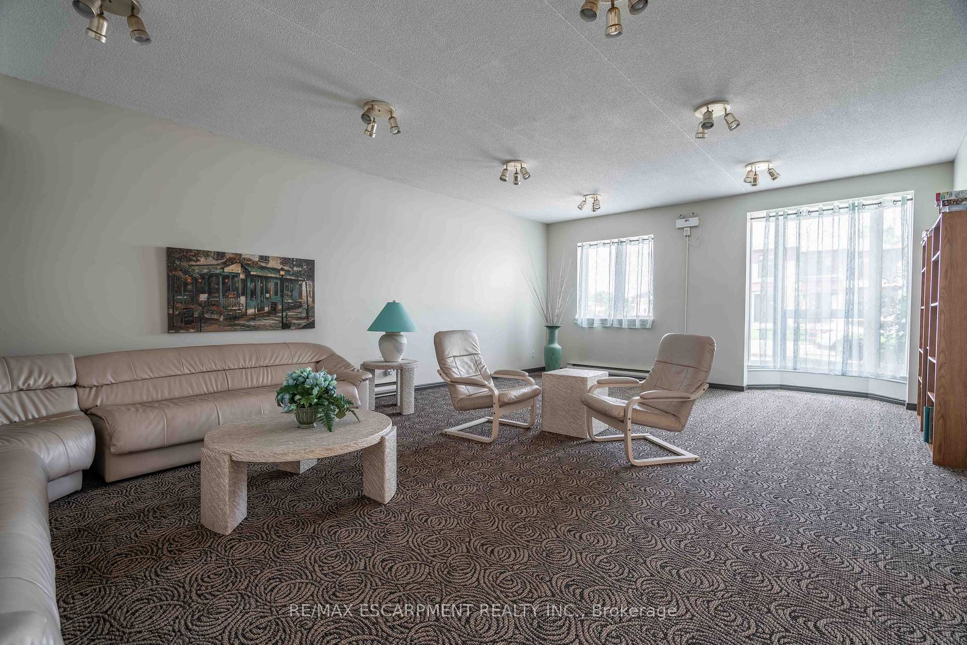 Photo 13 of Unit 216, 416 Limeridge Road E, Hamilton, Bruleville — HOMEH