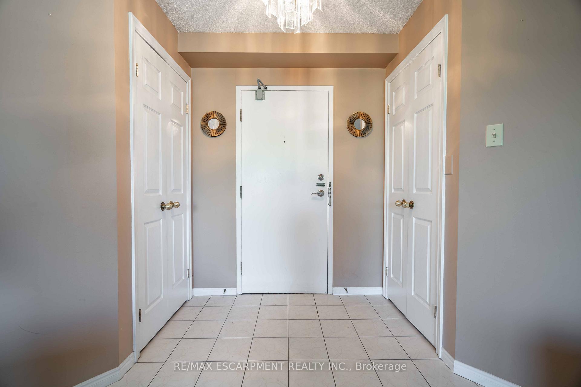 Photo 4 of Unit 216, 416 Limeridge Road E, Hamilton, Bruleville — HOMEH
