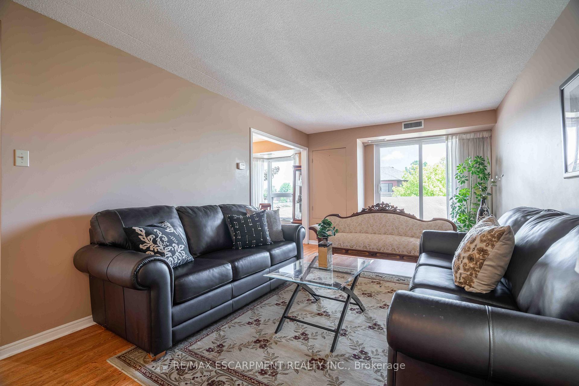 Photo 21 of Unit 216, 416 Limeridge Road E, Hamilton, Bruleville — HOMEH
