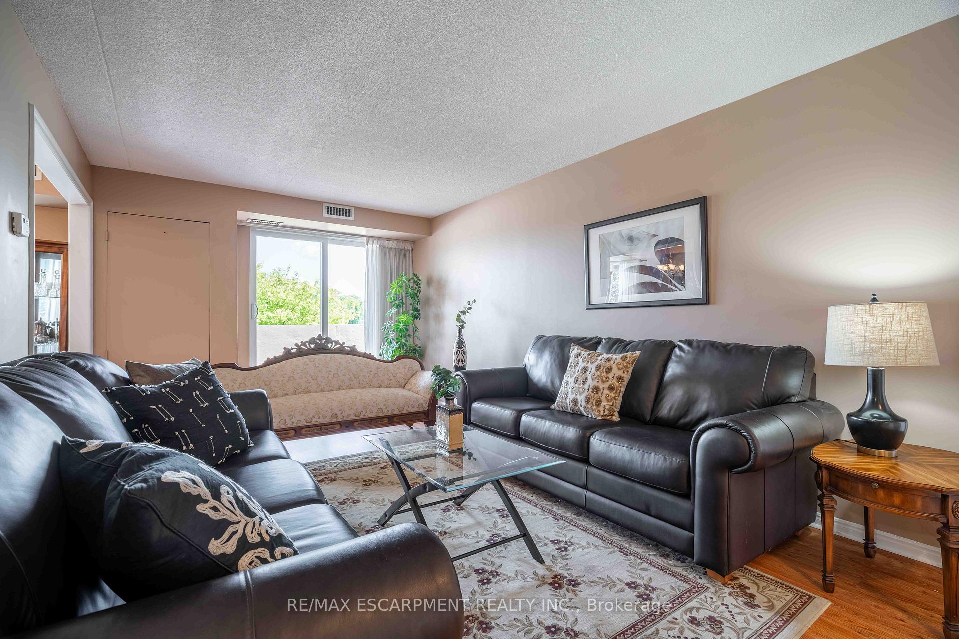 Photo 7 of Unit 216, 416 Limeridge Road E, Hamilton, Bruleville — HOMEH