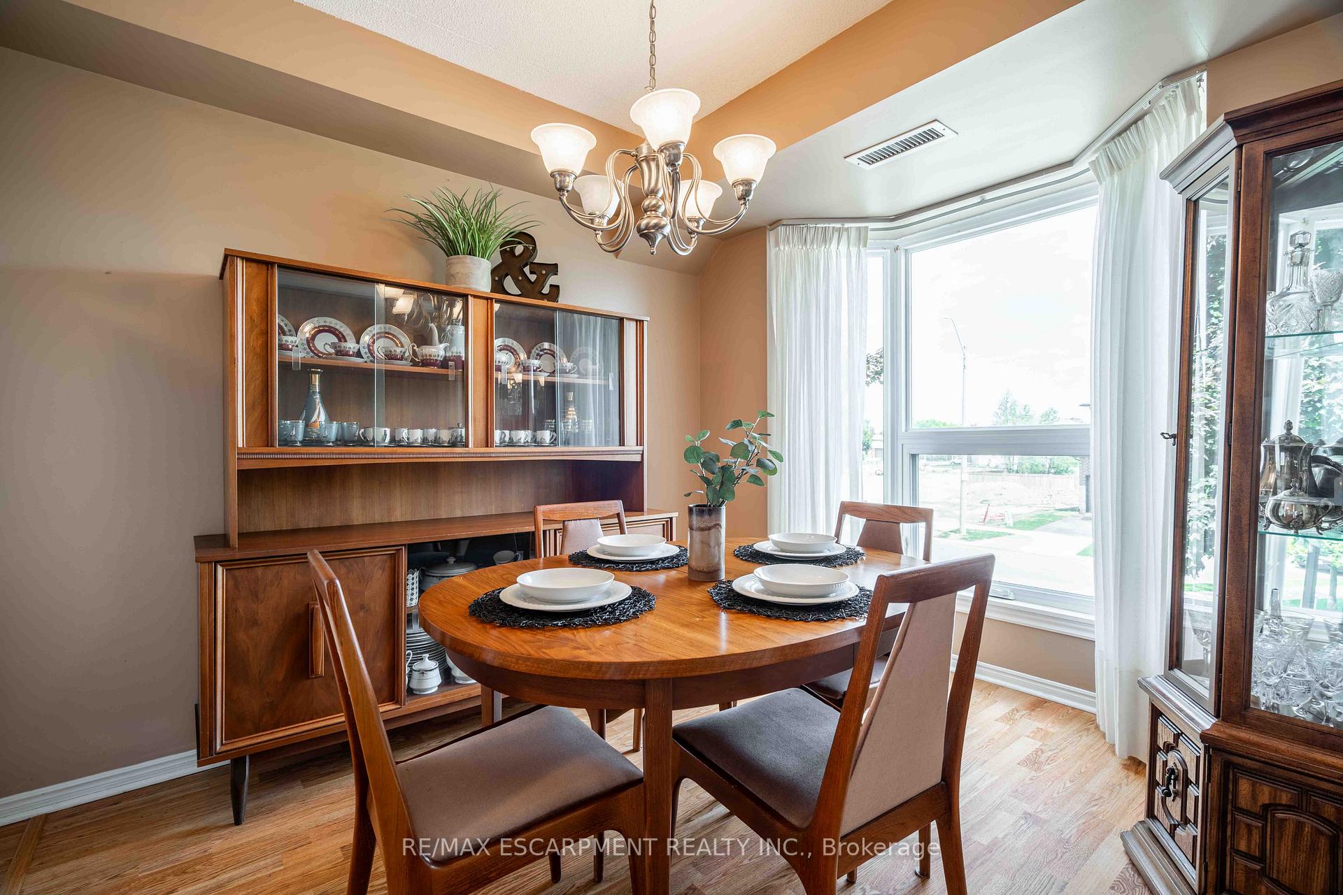Photo 8 of Unit 216, 416 Limeridge Road E, Hamilton, Bruleville — HOMEH