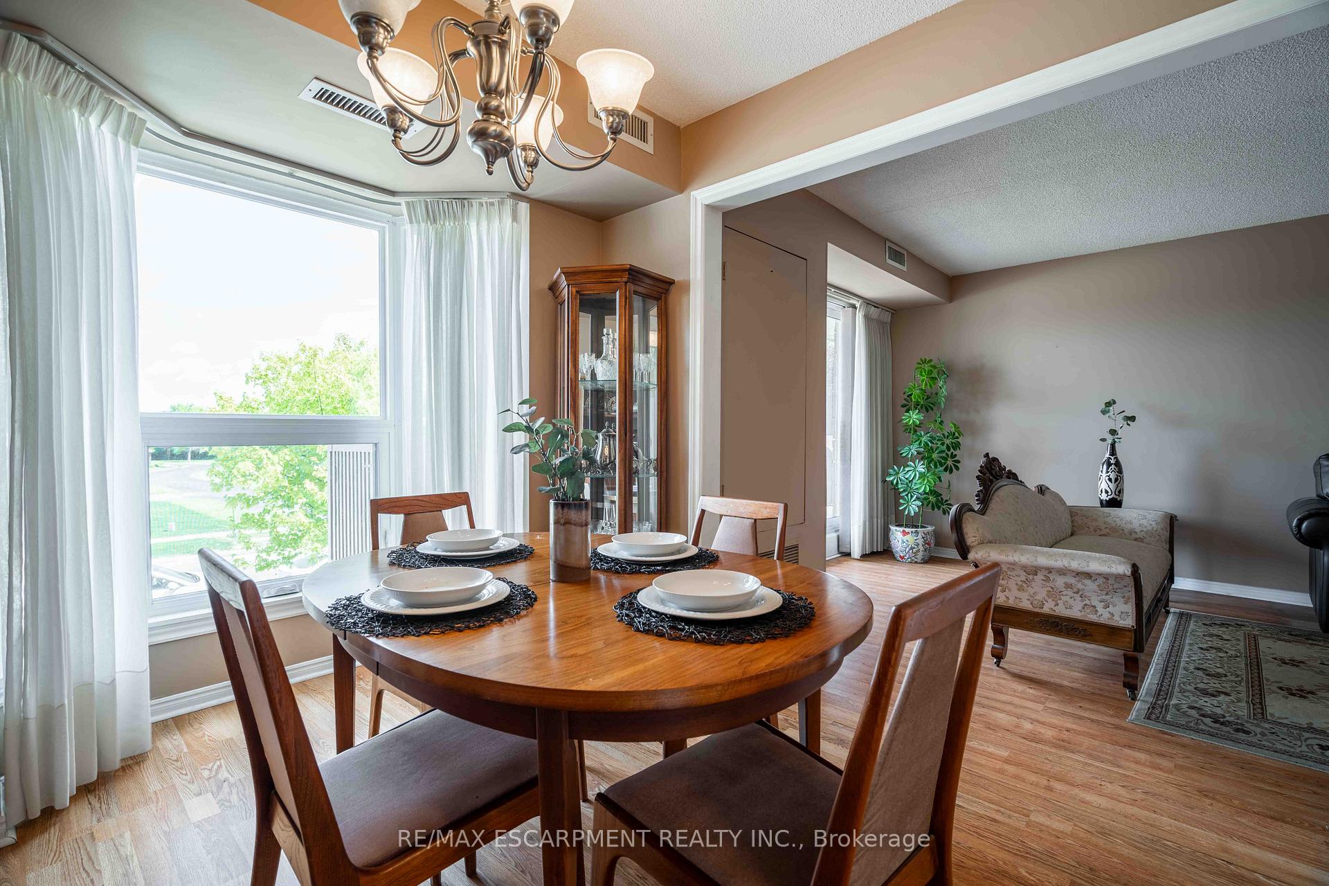 Photo 17 of Unit 216, 416 Limeridge Road E, Hamilton, Bruleville — HOMEH