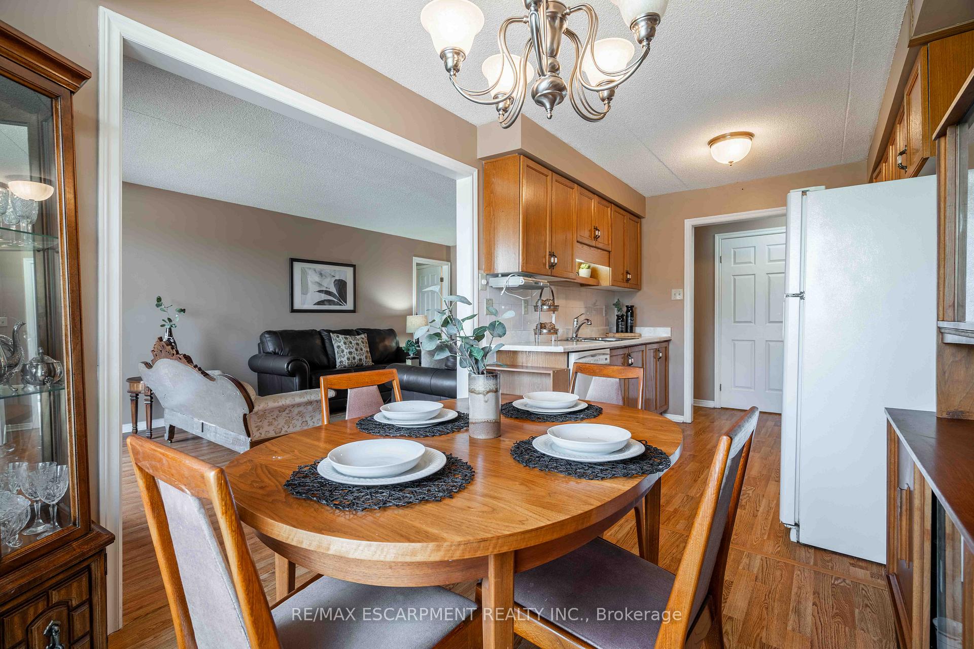 Photo 23 of Unit 216, 416 Limeridge Road E, Hamilton, Bruleville — HOMEH