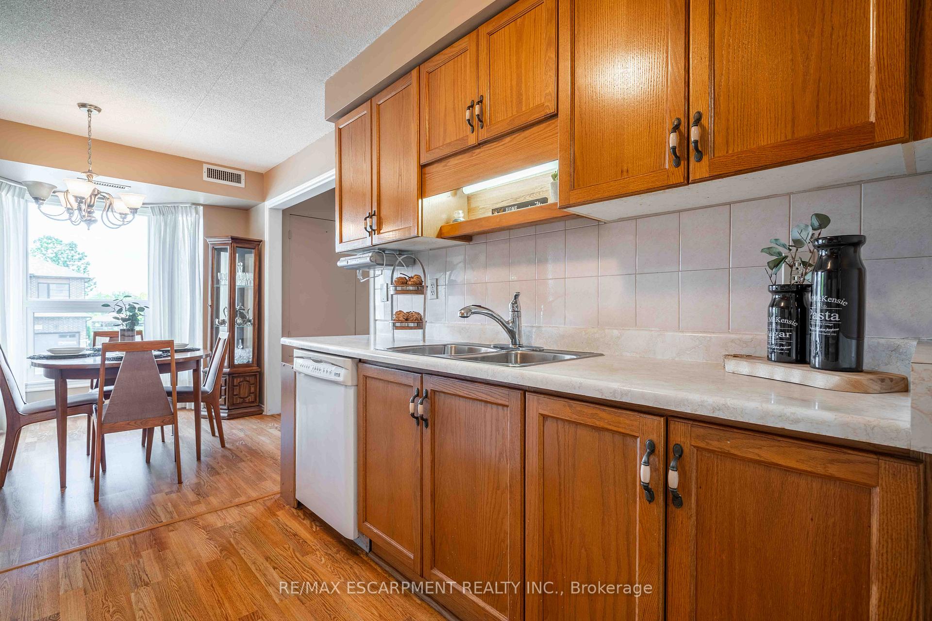 Photo 20 of Unit 216, 416 Limeridge Road E, Hamilton, Bruleville — HOMEH