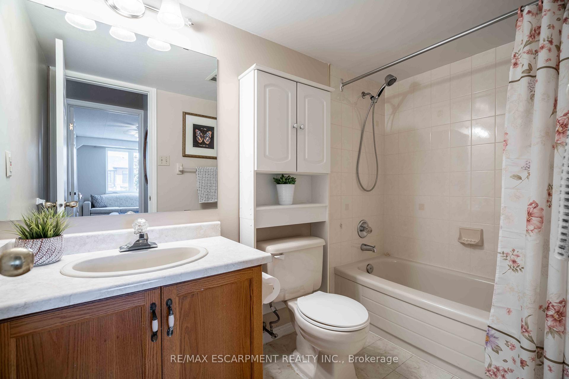 Photo 30 of Unit 216, 416 Limeridge Road E, Hamilton, Bruleville — HOMEH