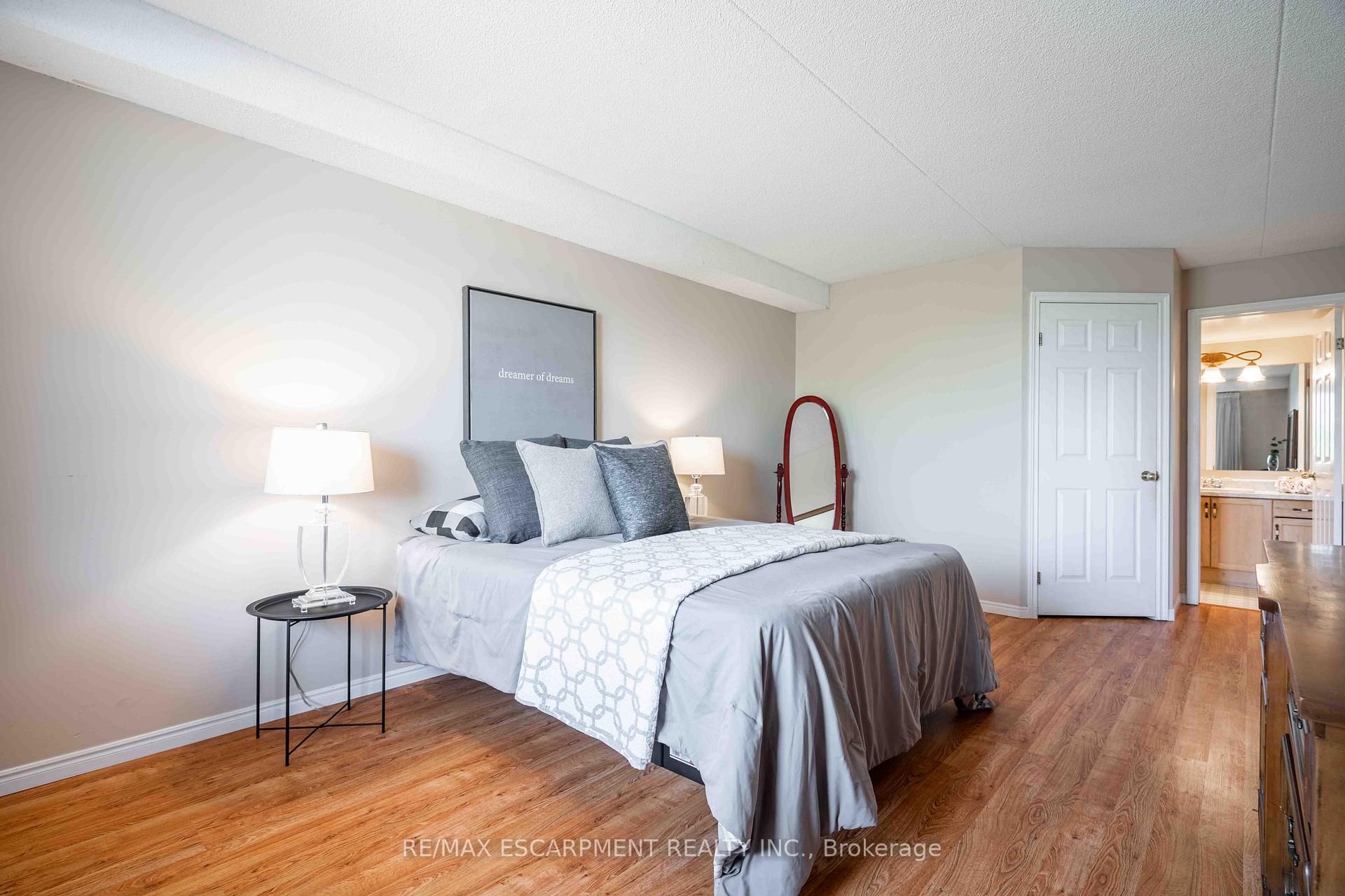 Photo 10 of Unit 216, 416 Limeridge Road E, Hamilton, Bruleville — HOMEH