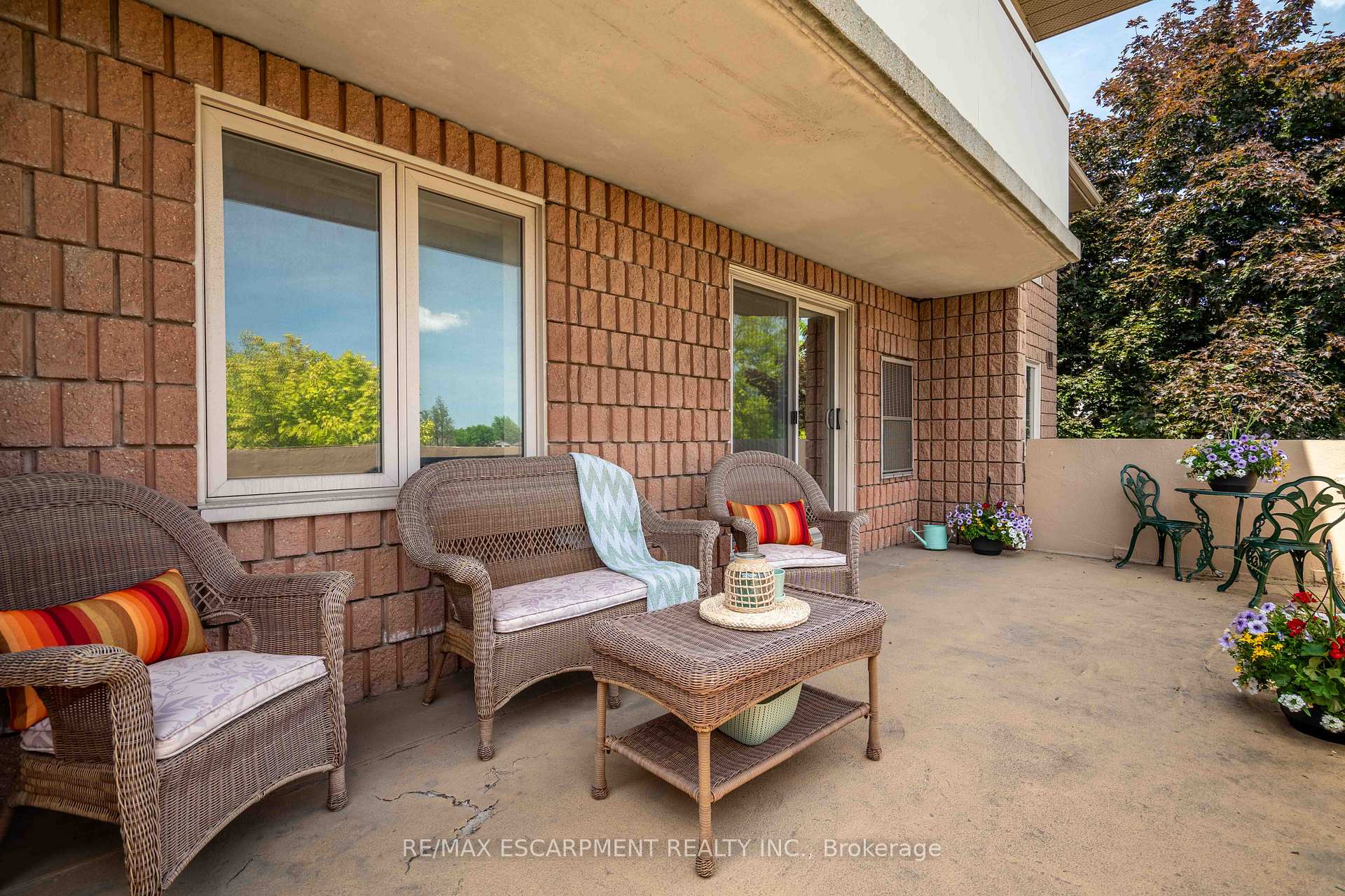Photo 14 of Unit 216, 416 Limeridge Road E, Hamilton, Bruleville — HOMEH