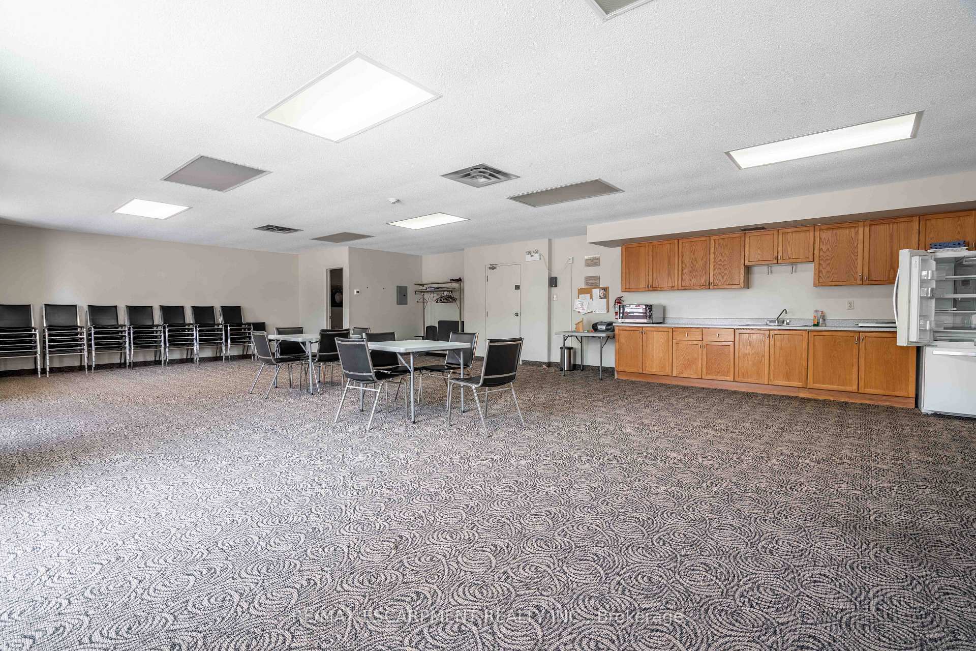 Photo 38 of Unit 216, 416 Limeridge Road E, Hamilton, Bruleville — HOMEH