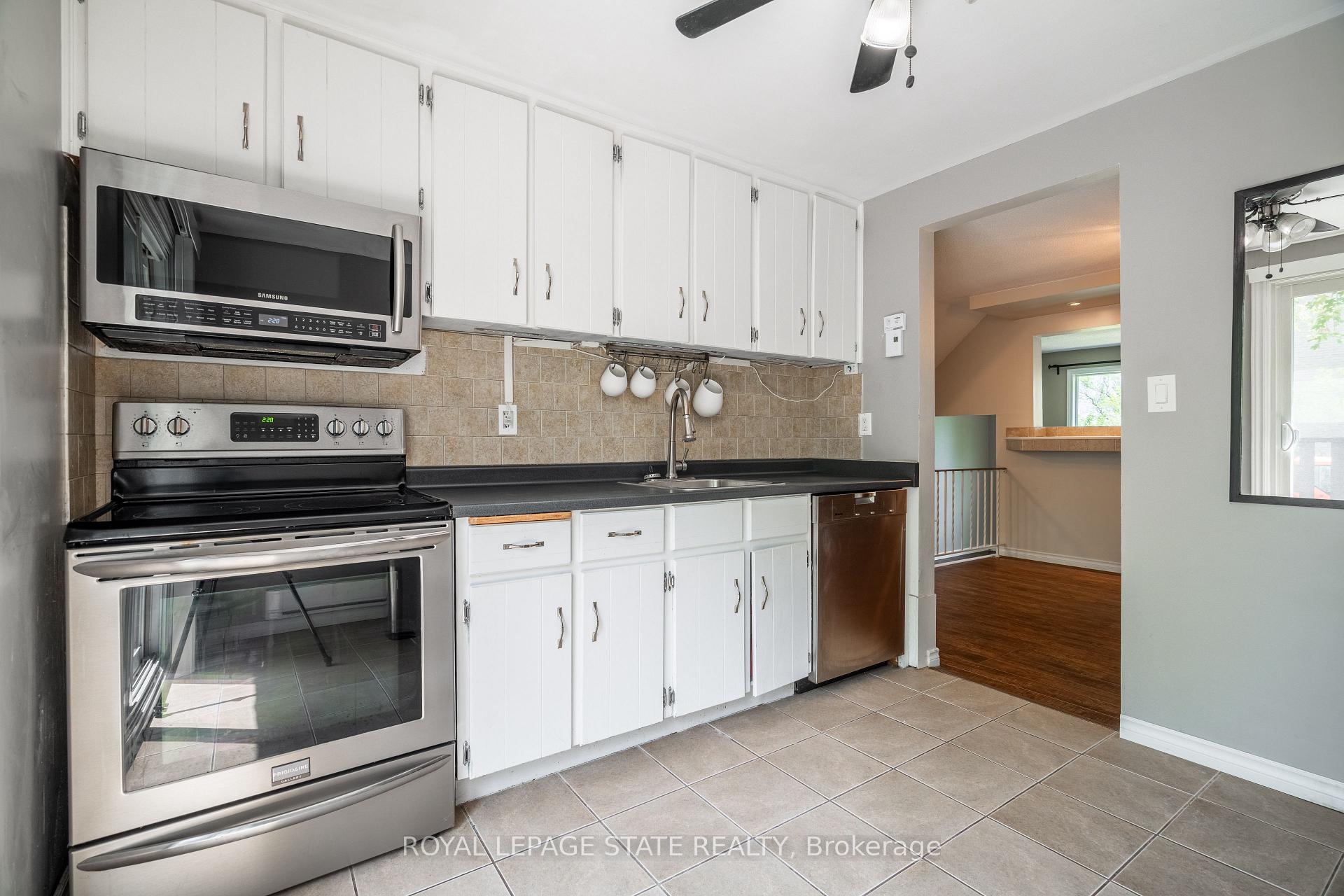Photo 14 of Unit 15, 1967 Main Street W, Hamilton, Ainslie Wood — HOMEH