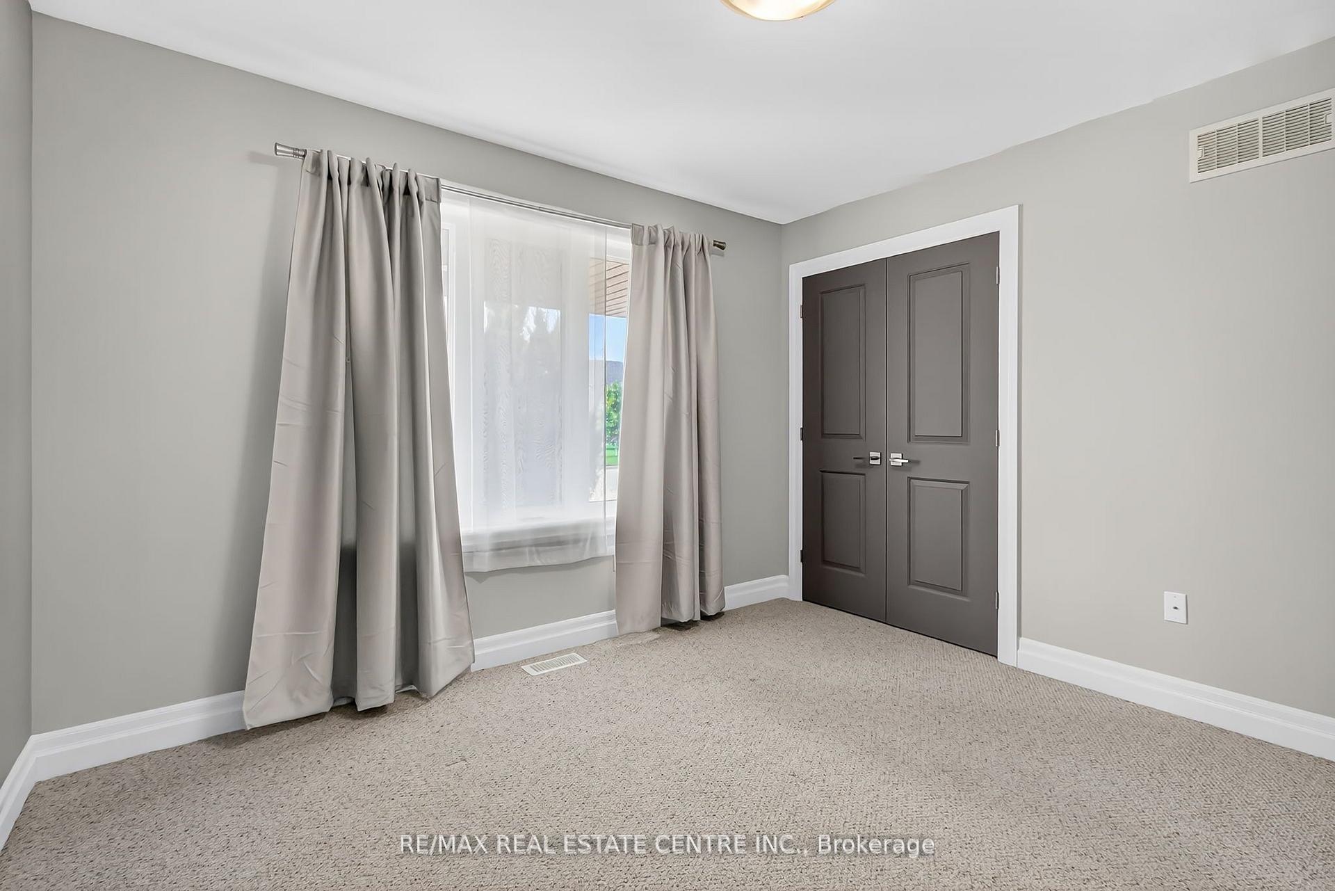 Photo 11 of 520 Molinari Street, Sarnia — HOMEH