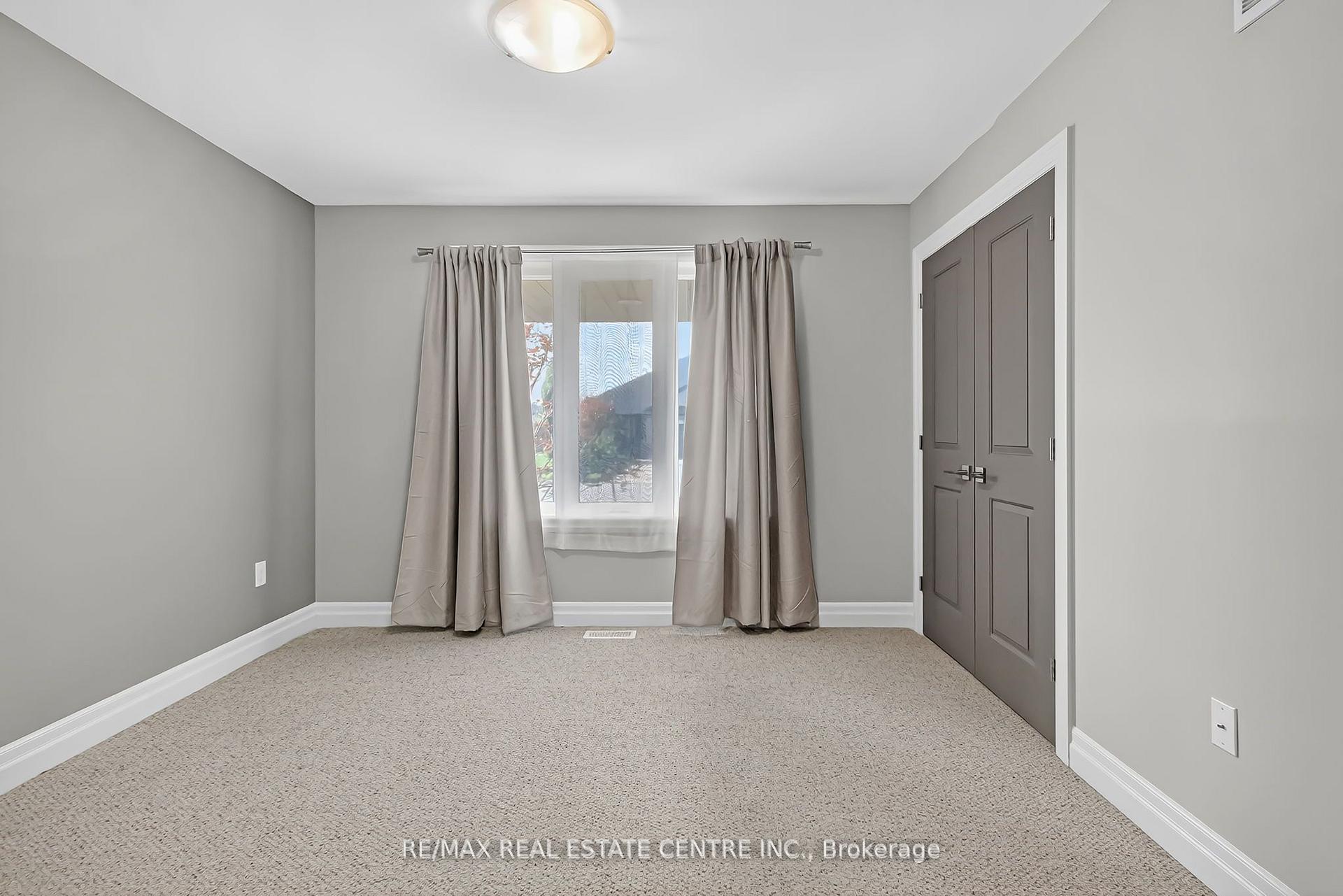 Photo 13 of 520 Molinari Street, Sarnia — HOMEH