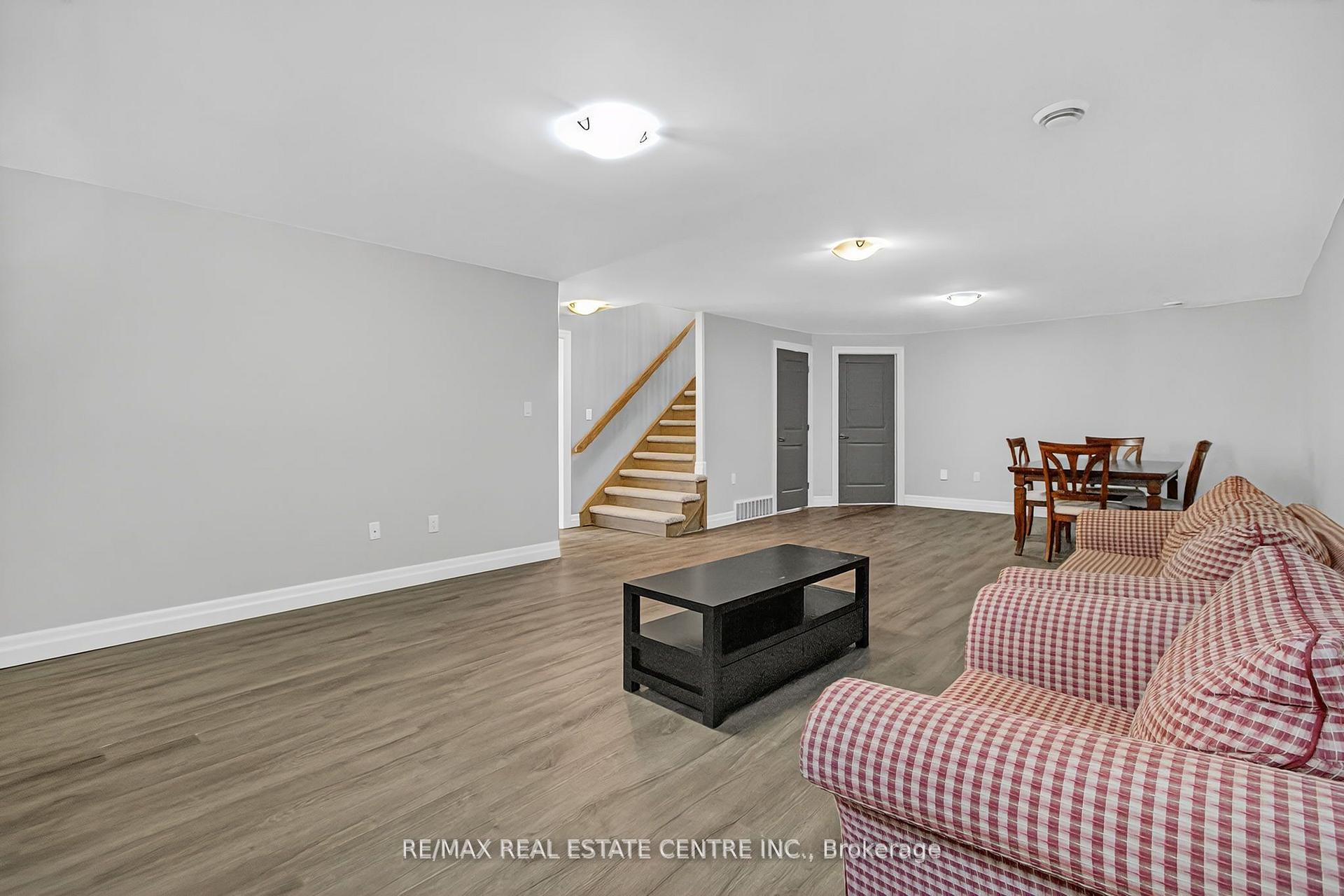 Photo 21 of 520 Molinari Street, Sarnia — HOMEH