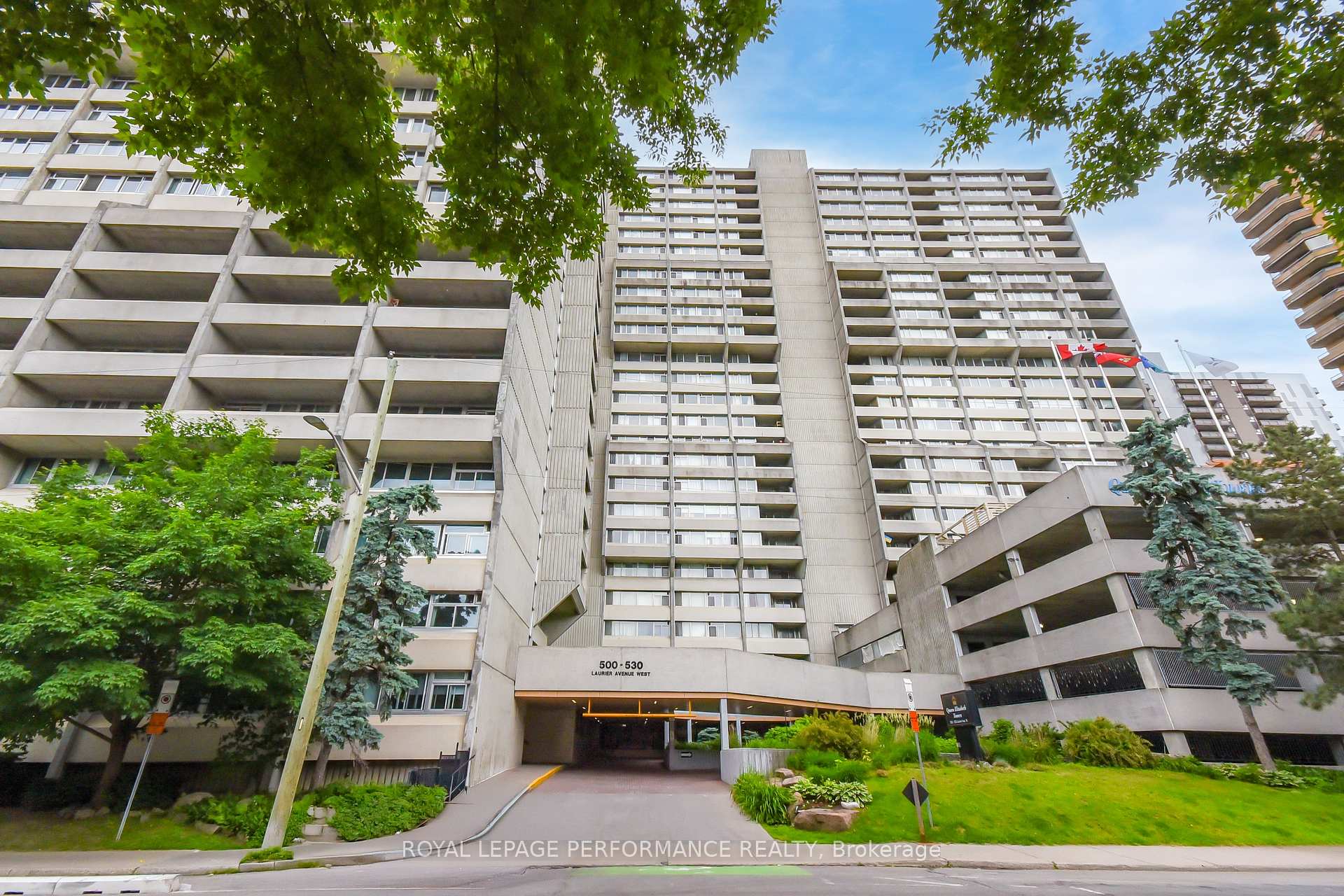 Front of Unit 508, 530 Laurier Avenue W
