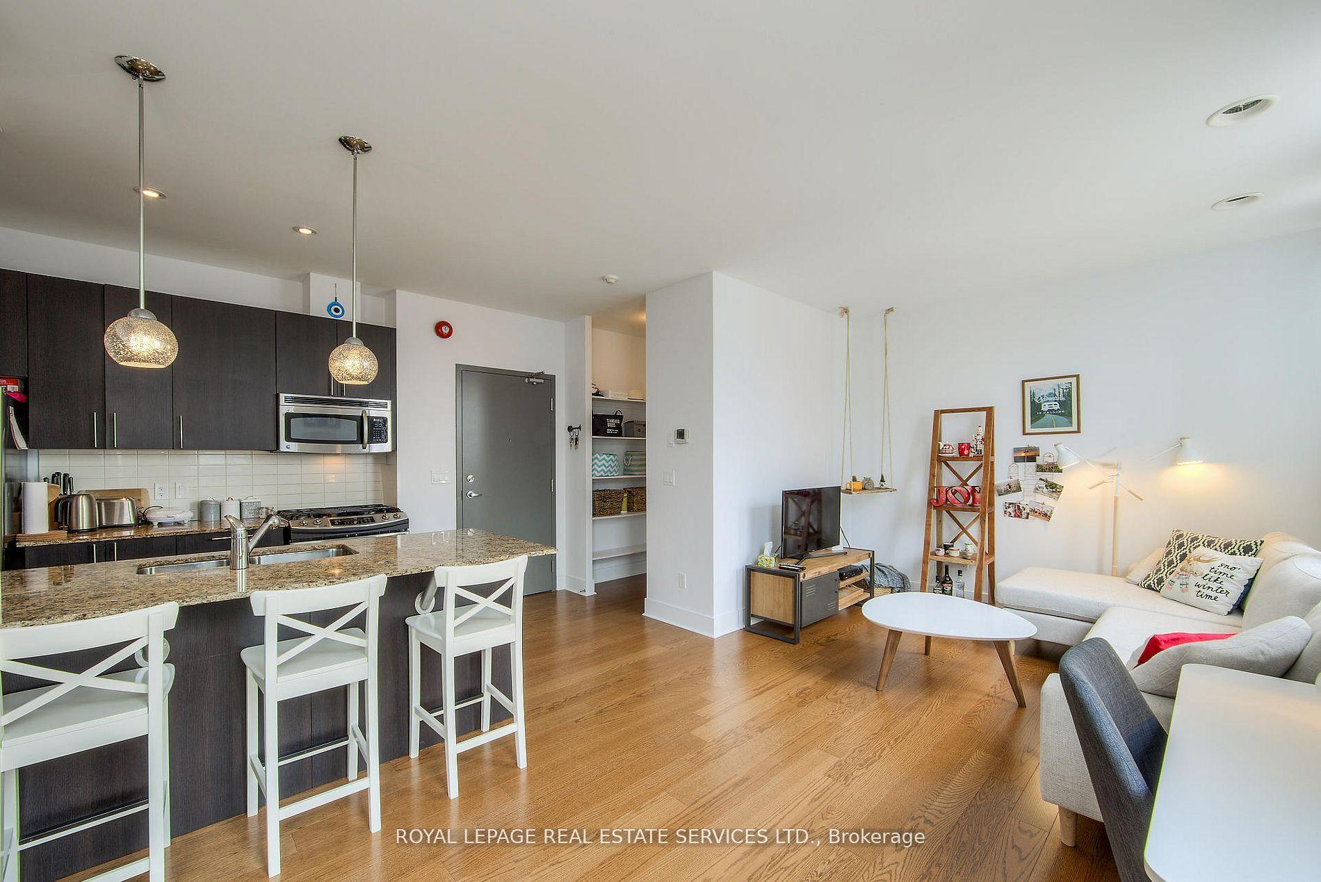 Photo 4 of Unit 203, 323 Kingston Road S, Toronto, The Beaches — HOMEH