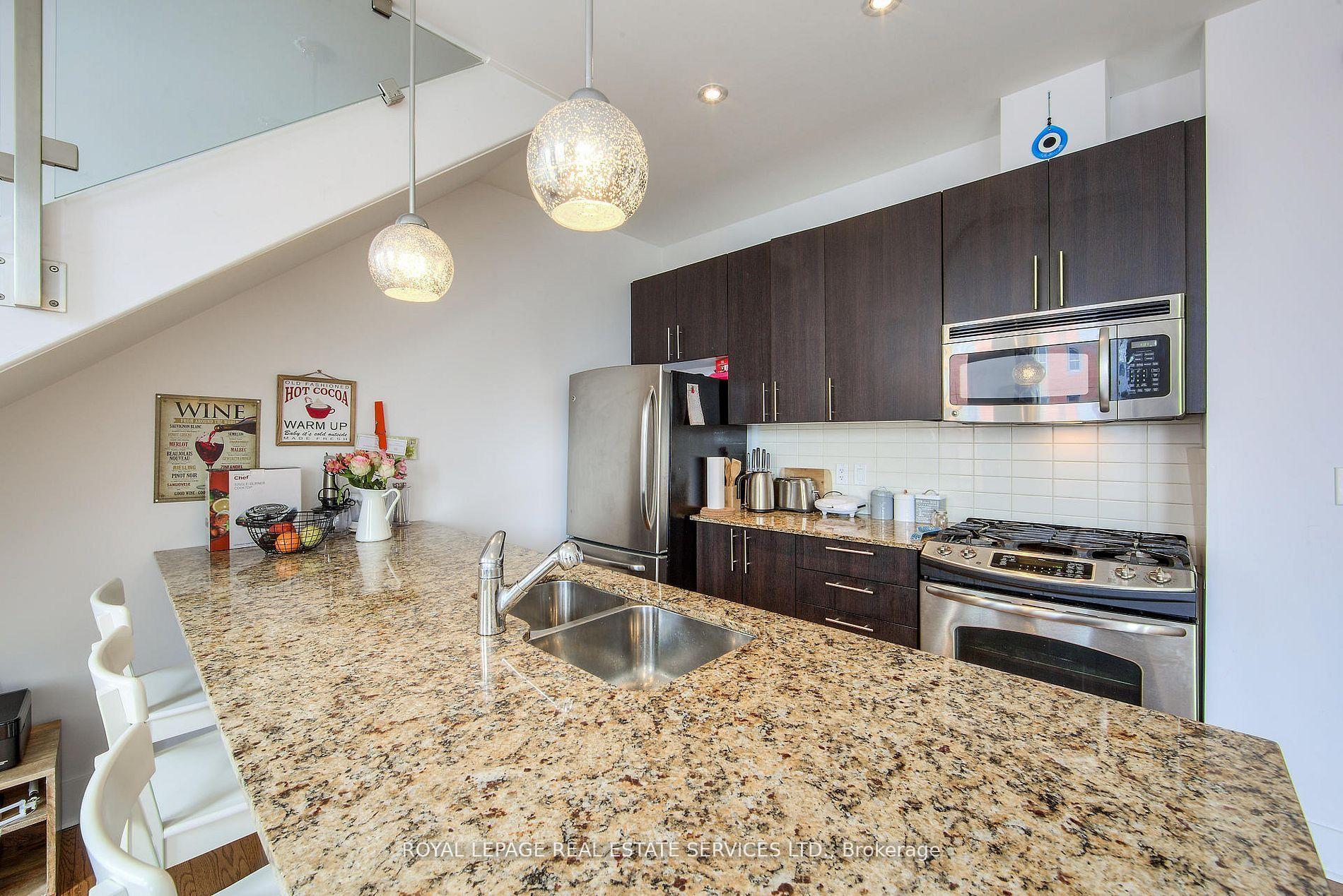 Photo 6 of Unit 203, 323 Kingston Road S, Toronto, The Beaches — HOMEH