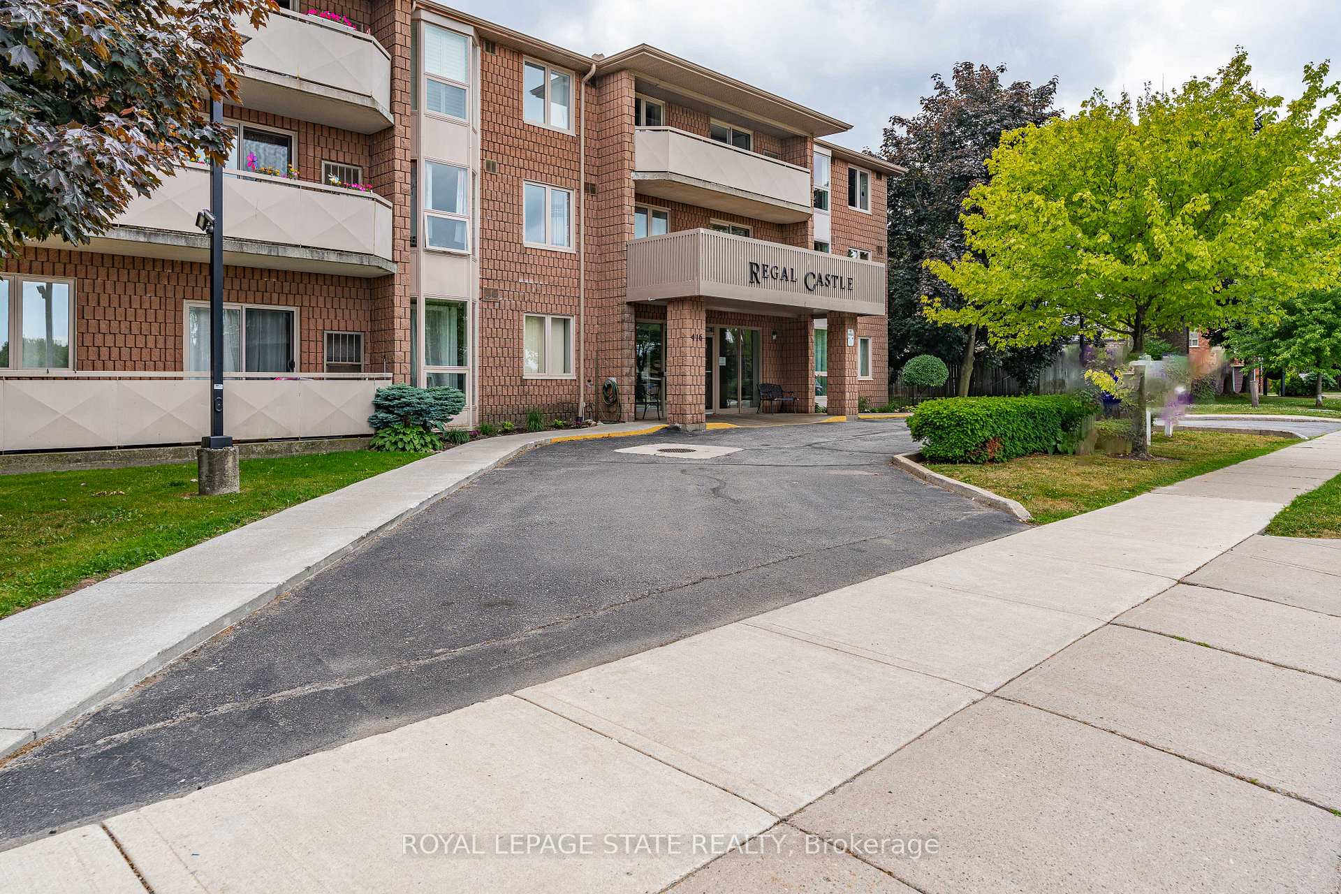 Photo 2 of Unit 203, 416 Limeridge Road E, Hamilton, Bruleville — HOMEH