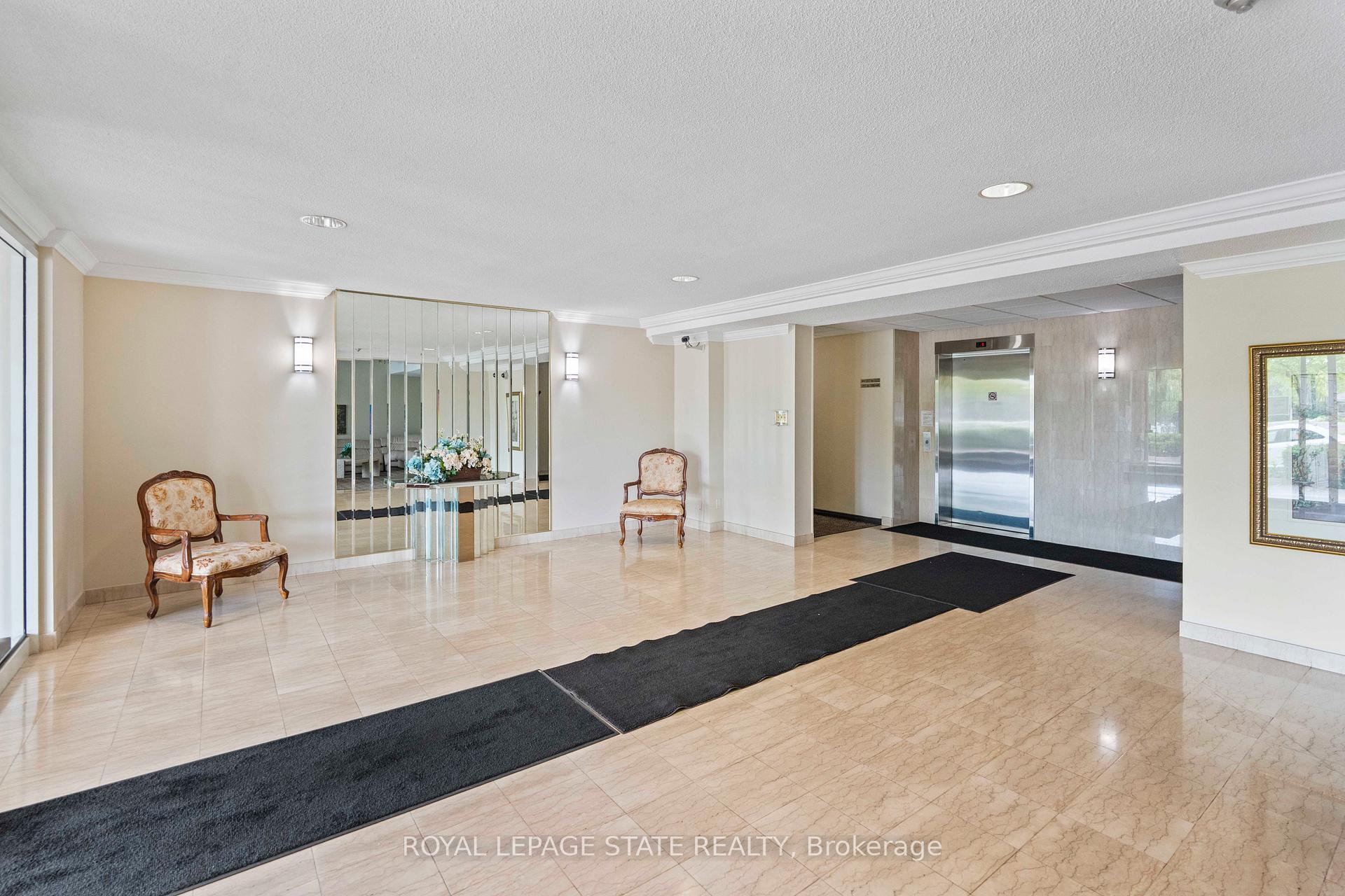 Photo 8 of Unit 203, 416 Limeridge Road E, Hamilton, Bruleville — HOMEH