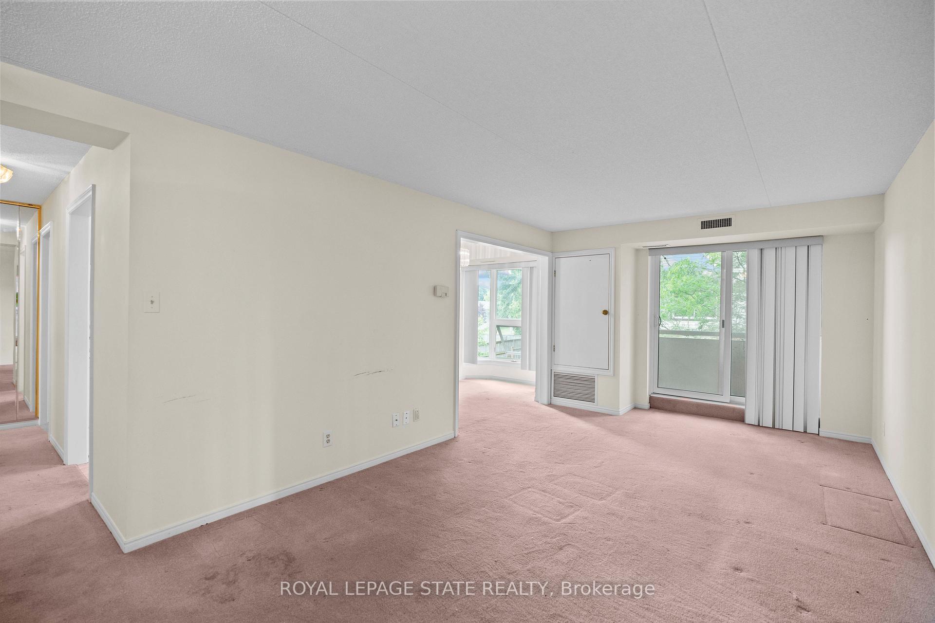 Photo 9 of Unit 203, 416 Limeridge Road E, Hamilton, Bruleville — HOMEH