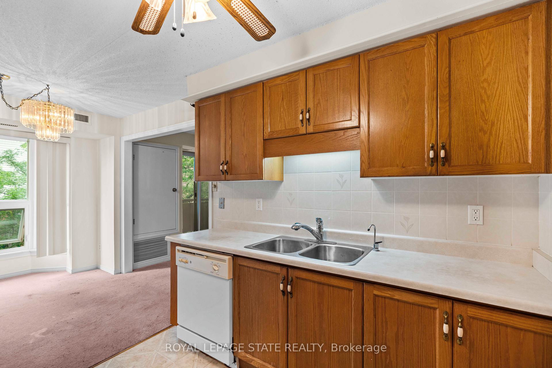 Photo 28 of Unit 203, 416 Limeridge Road E, Hamilton, Bruleville — HOMEH