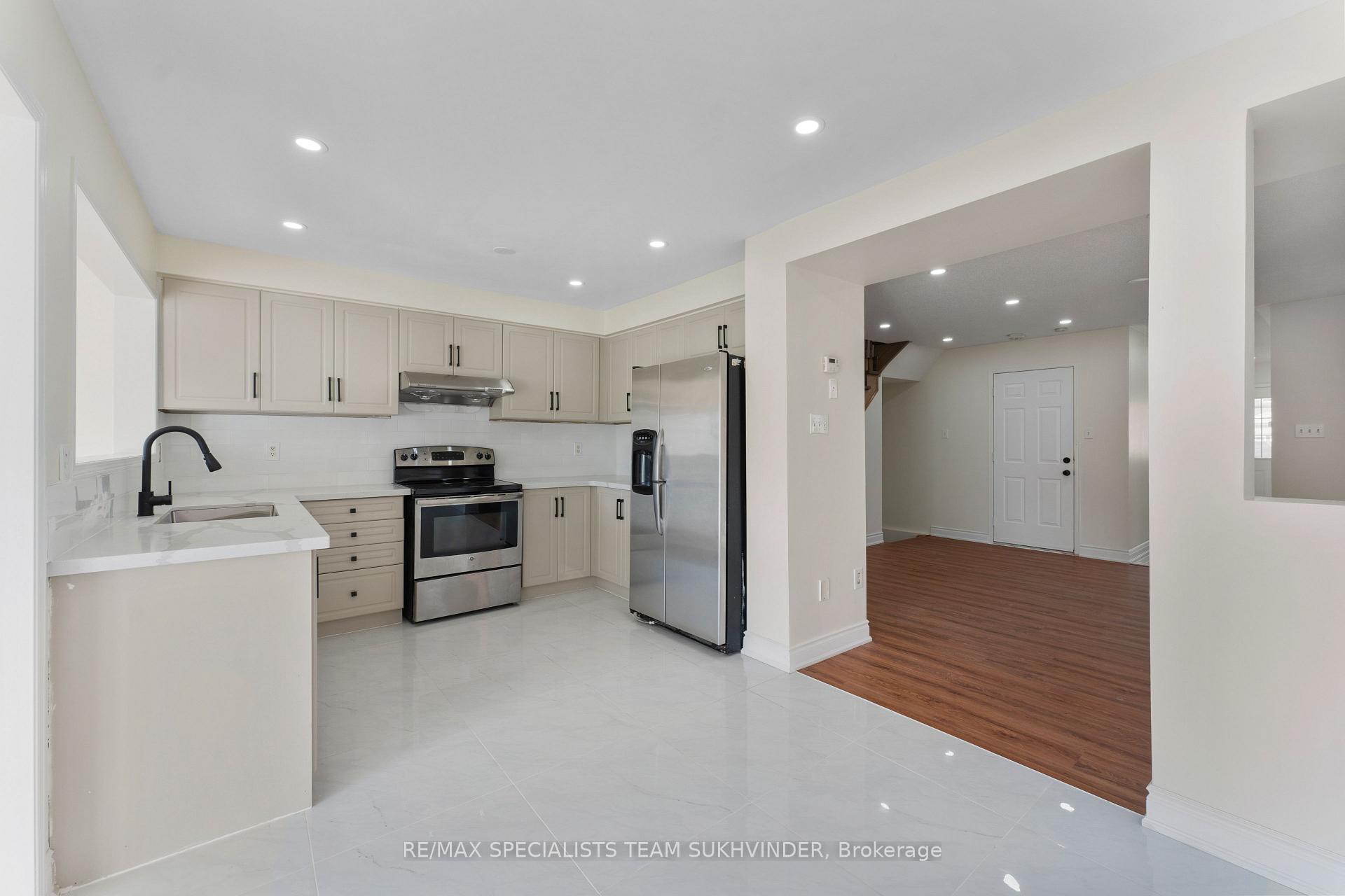 Photo 31 of 21 Thunderbird Trail, Brampton, Sandringham-Wellington — HOMEH