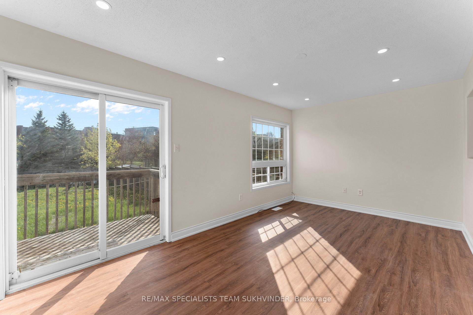 Photo 17 of 21 Thunderbird Trail, Brampton, Sandringham-Wellington — HOMEH