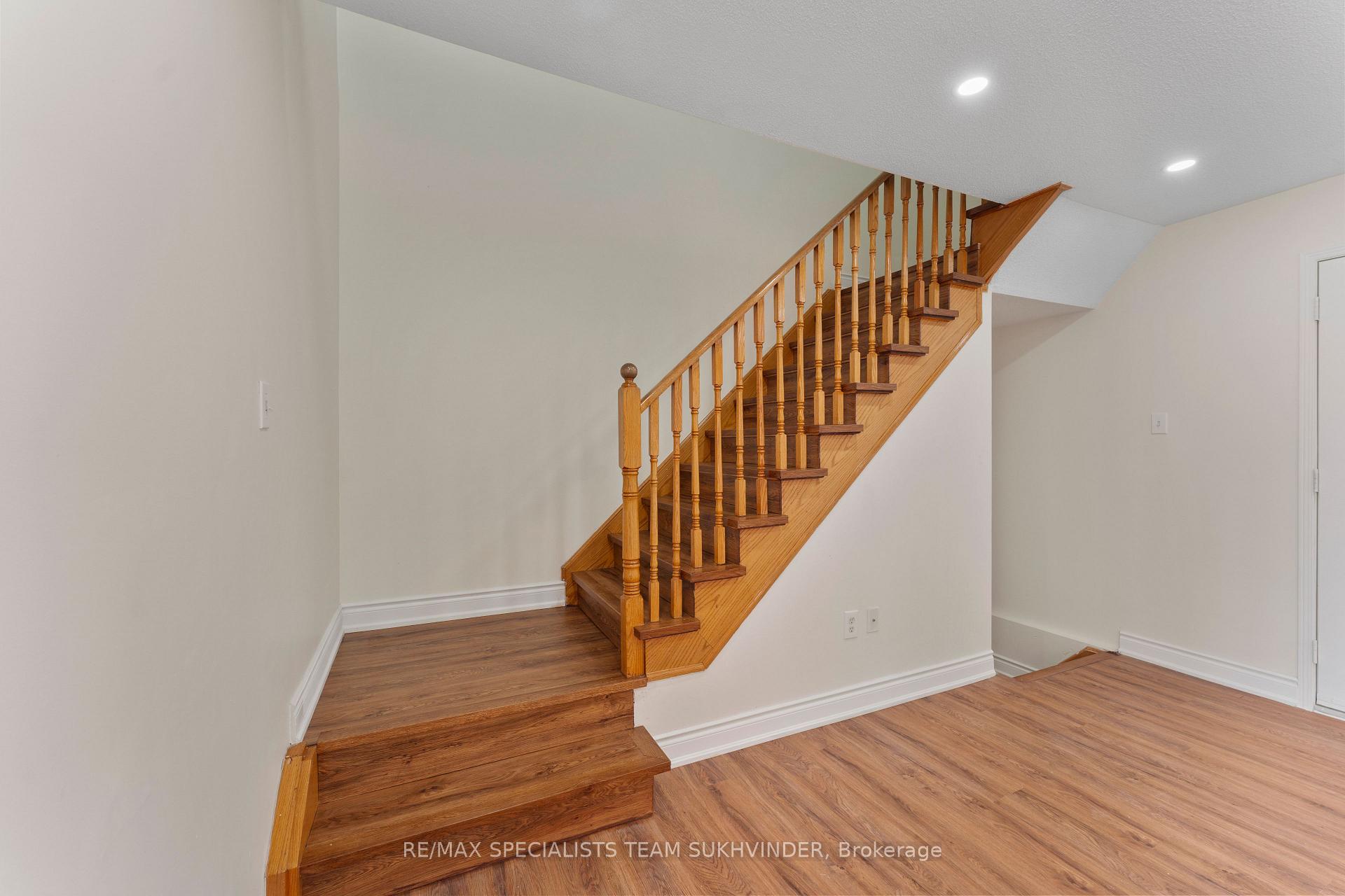 Photo 5 of 21 Thunderbird Trail, Brampton, Sandringham-Wellington — HOMEH
