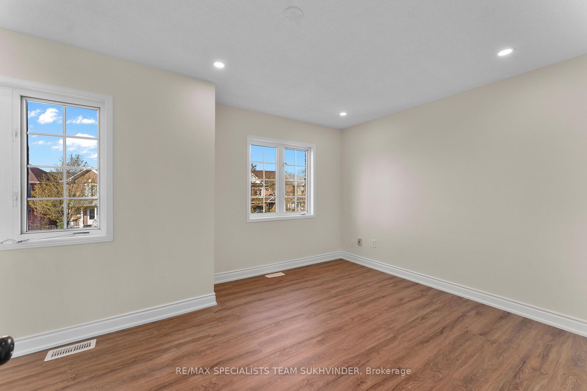 Photo 16 of 21 Thunderbird Trail, Brampton, Sandringham-Wellington — HOMEH